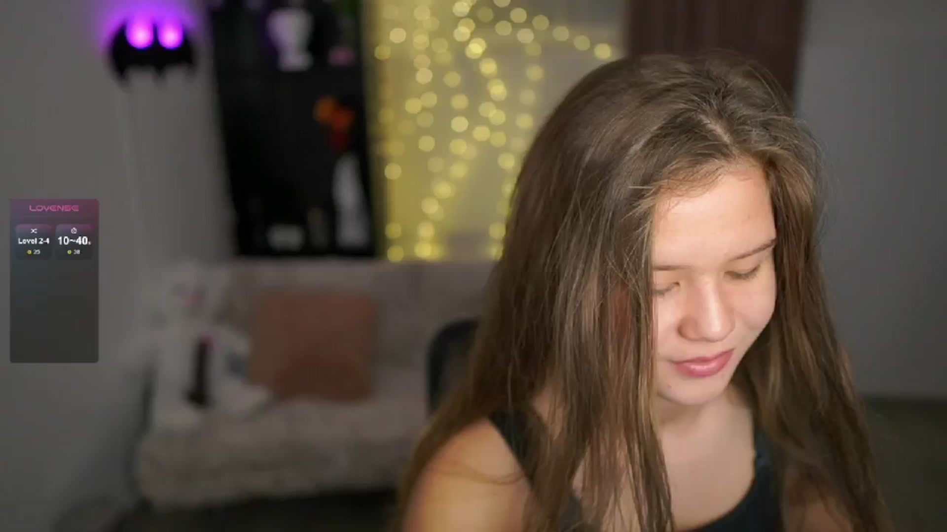 Gallery image thumbnail from Alaina__Fox's myfreecams stream on, 05/04/2024, 08:54 image 1 of 20