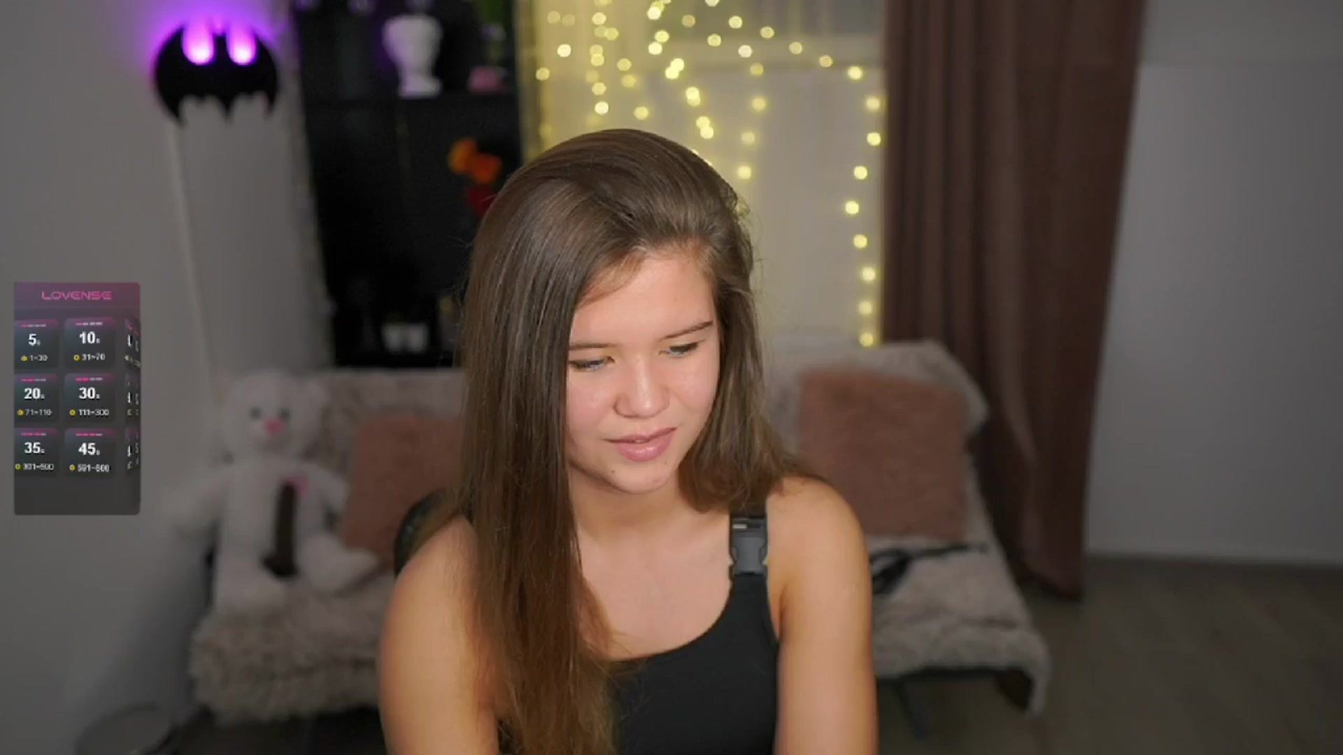 Gallery image thumbnail from Alaina__Fox's myfreecams stream on, 05/04/2024, 10:26 image 2 of 20