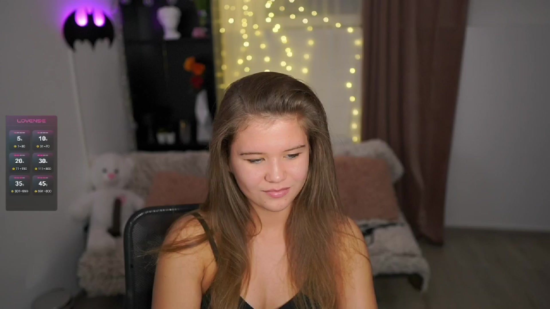 Gallery image thumbnail from Alaina__Fox's myfreecams stream on, 05/04/2024, 10:26 image 18 of 20