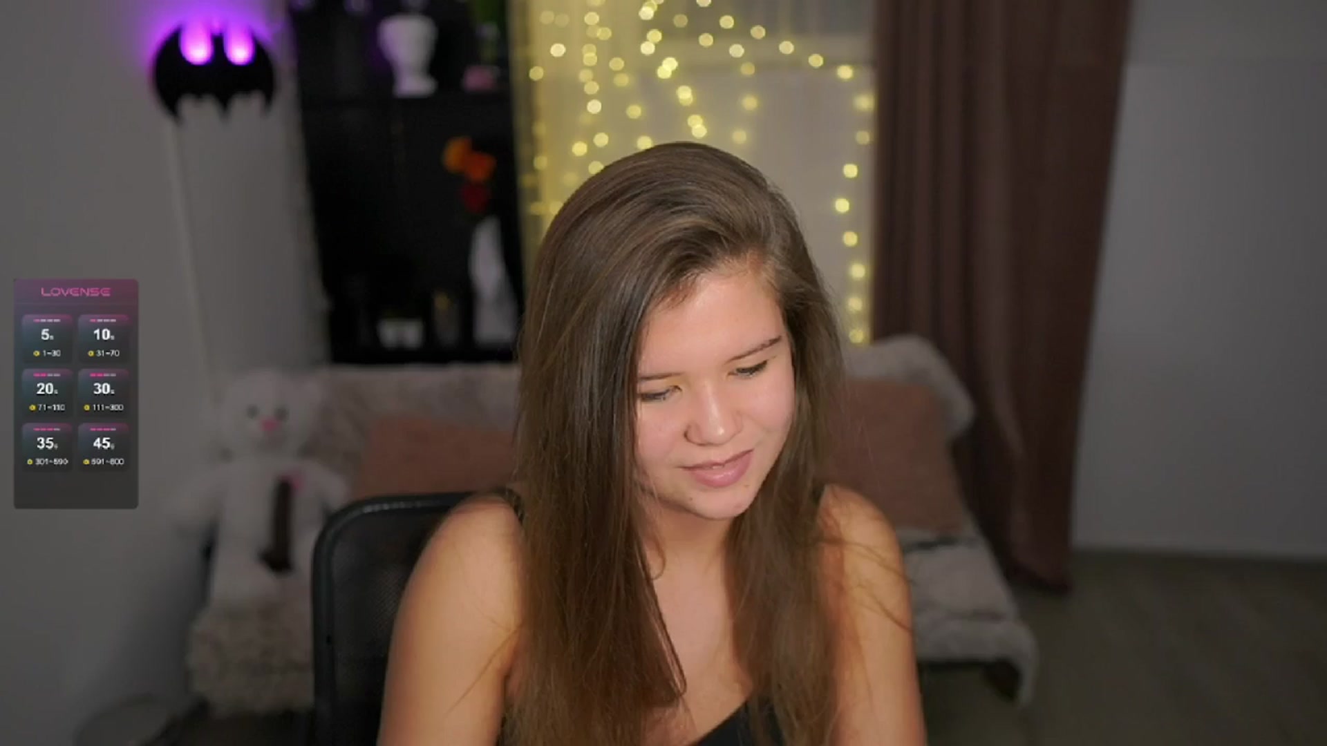 Gallery image thumbnail from Alaina__Fox's myfreecams stream on, 05/04/2024, 10:26 image 17 of 20