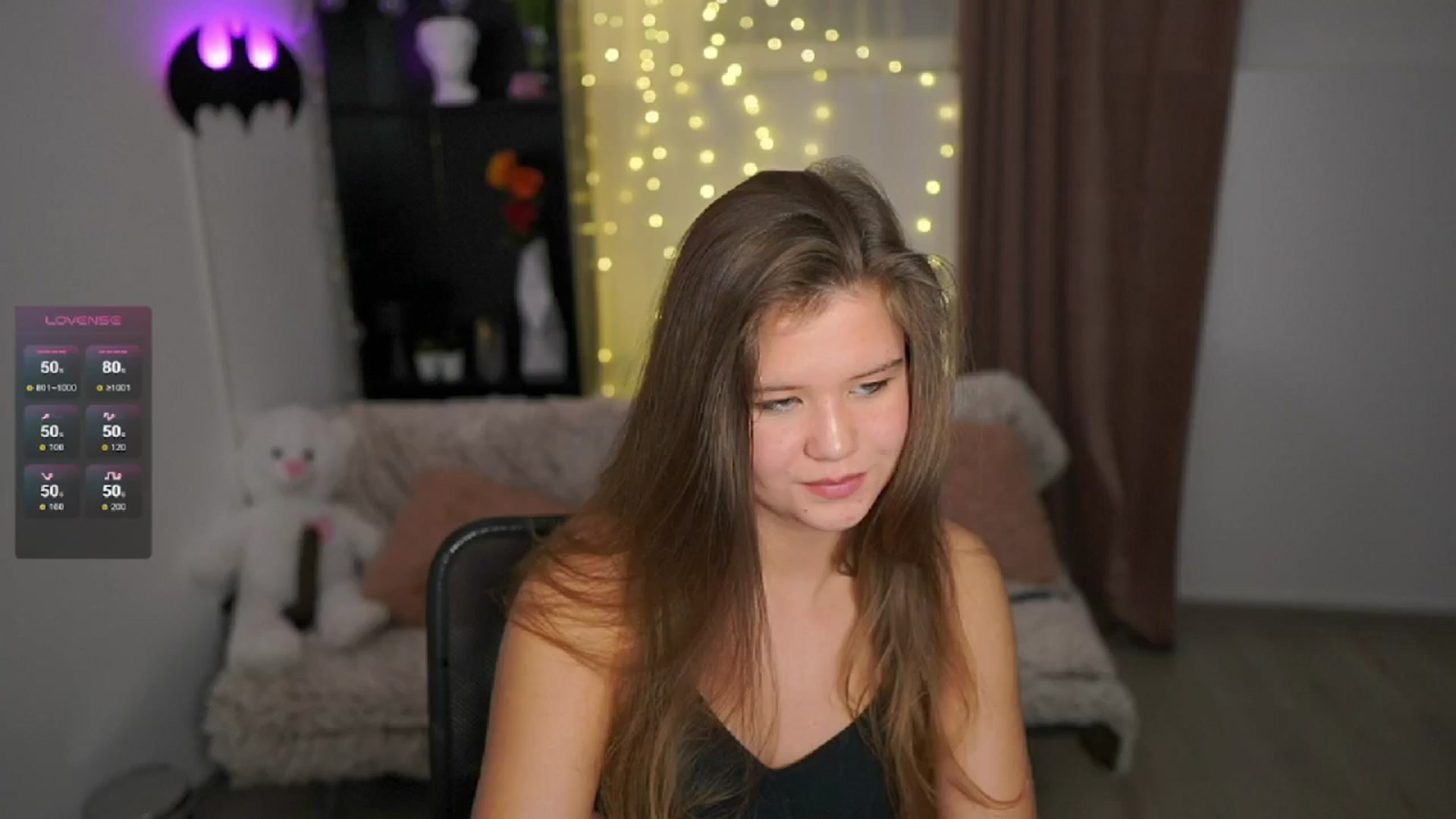 Gallery image thumbnail from Alaina__Fox's myfreecams stream on, 05/04/2024, 12:30 image 7 of 20