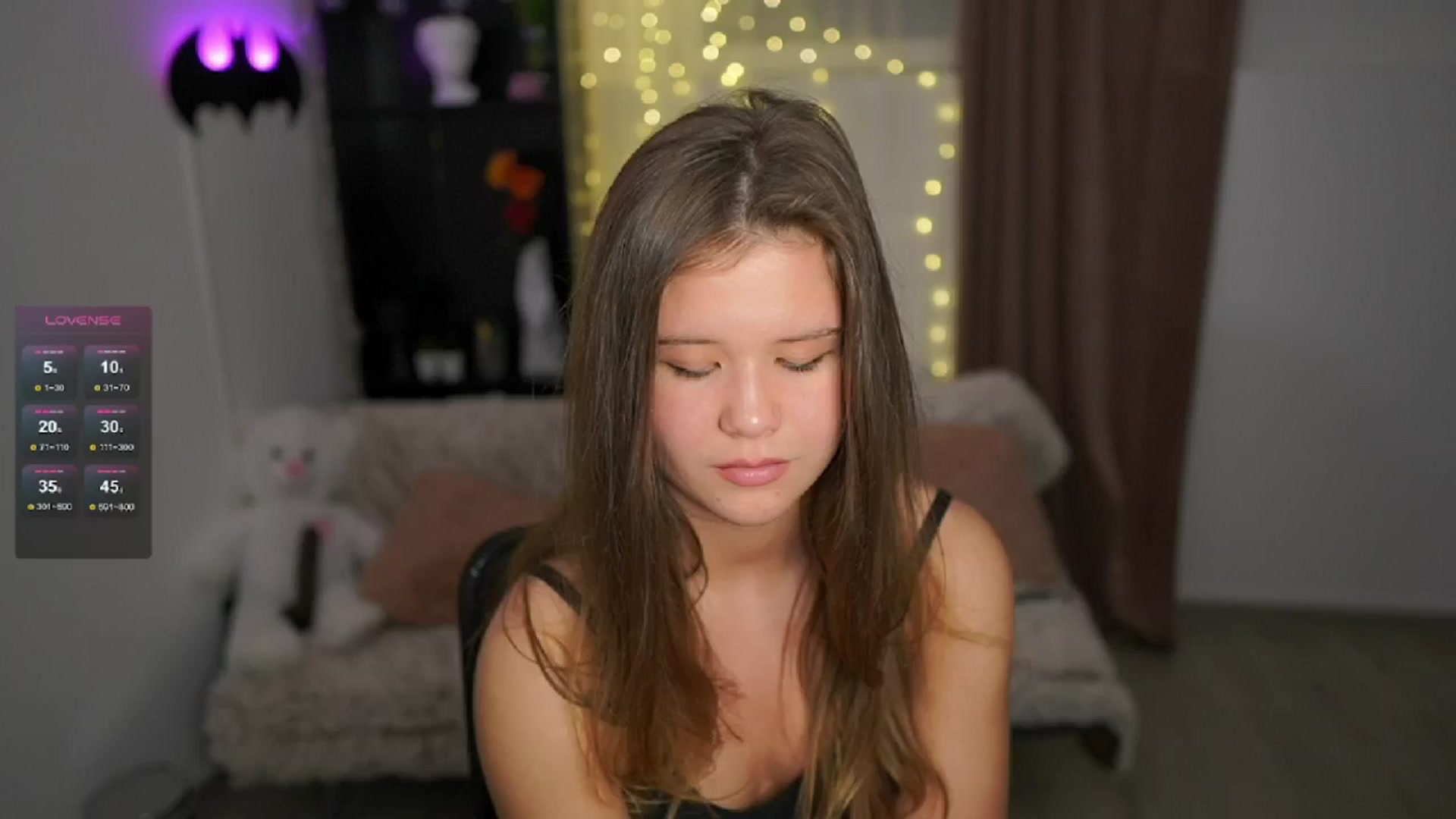 Gallery image thumbnail from Alaina__Fox's myfreecams stream on, 05/04/2024, 12:30 image 17 of 20