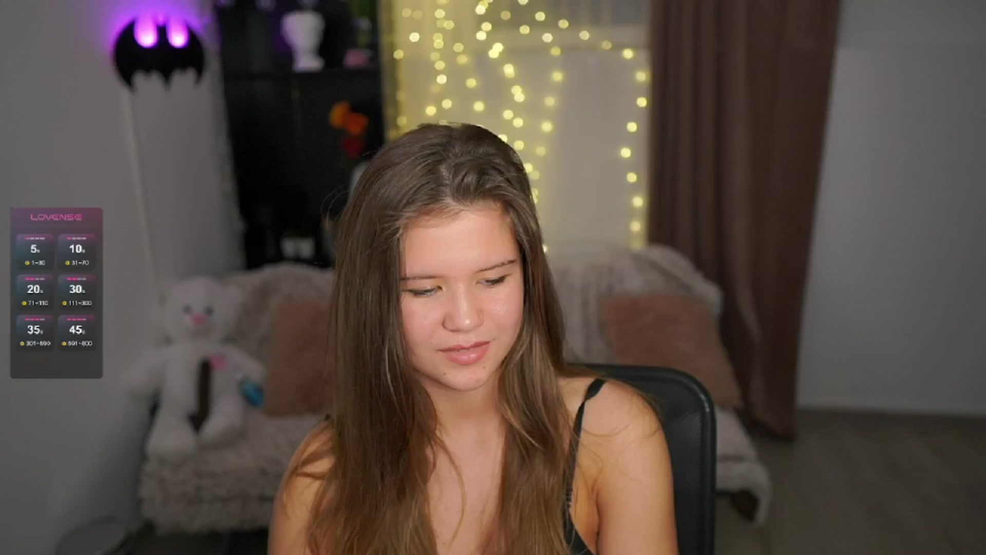 Gallery image thumbnail from Alaina__Fox's myfreecams stream on, 05/04/2024, 15:49 image 4 of 20