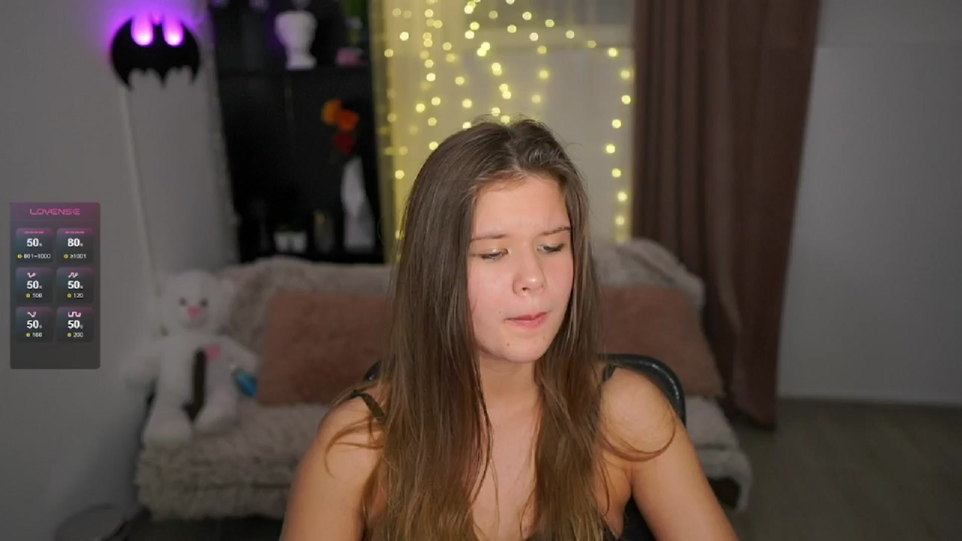 Gallery image thumbnail from Alaina__Fox's myfreecams stream on, 05/04/2024, 15:49 image 9 of 20