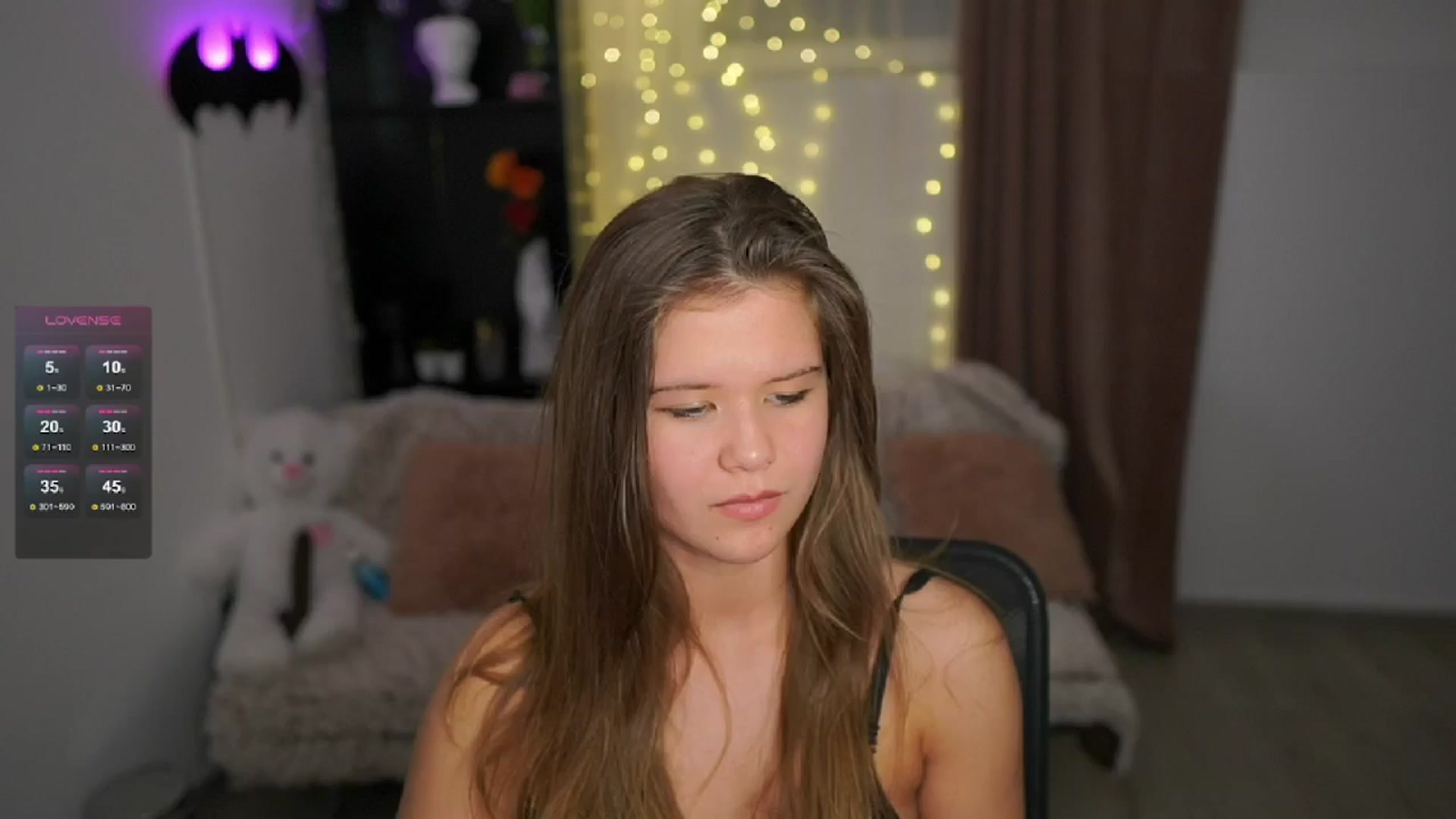 Gallery image thumbnail from Alaina__Fox's myfreecams stream on, 05/04/2024, 15:49 image 3 of 20