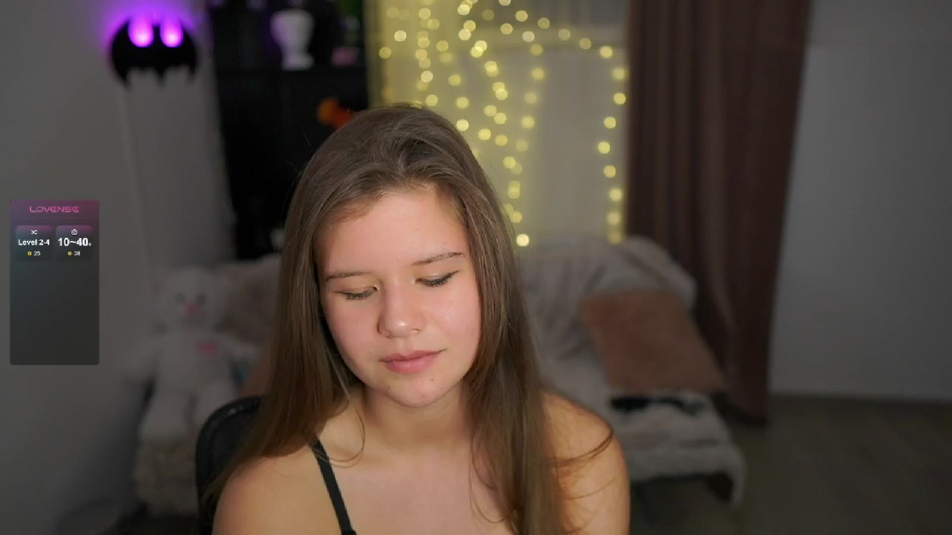 Gallery image thumbnail from Alaina__Fox's myfreecams stream on, 05/04/2024, 16:56 image 7 of 20