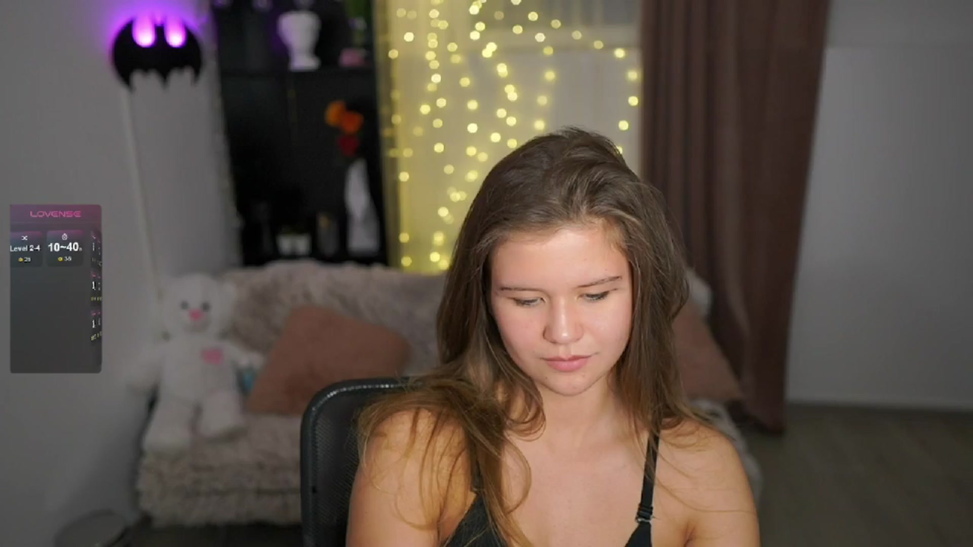Gallery image thumbnail from Alaina__Fox's myfreecams stream on, 05/04/2024, 16:56 image 20 of 20