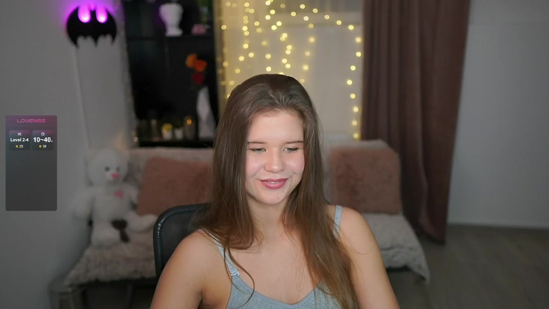 Gallery image thumbnail from Alaina__Fox's myfreecams stream on, 05/07/2024, 20:32 image 10 of 20