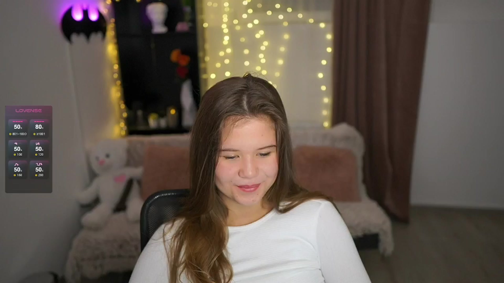 Gallery image thumbnail from Alaina__Fox's myfreecams stream on, 05/08/2024, 11:21 image 2 of 20