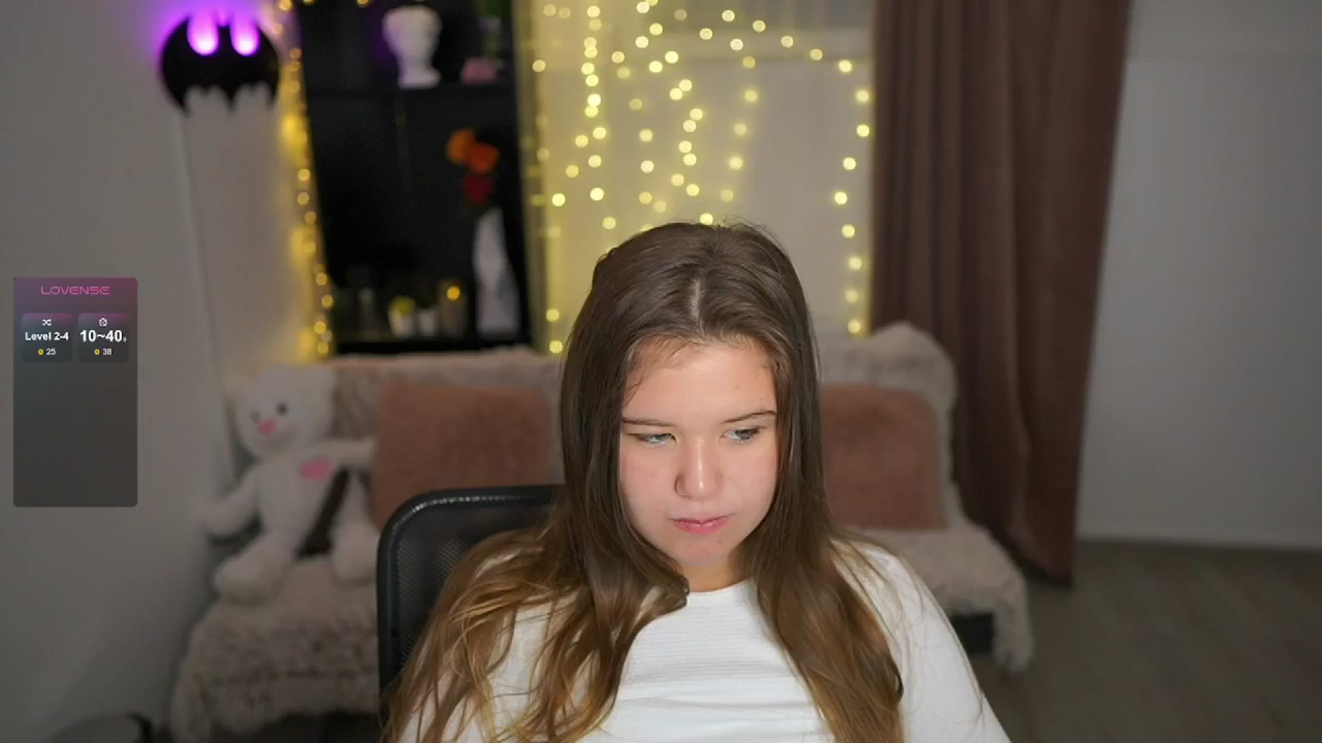 Gallery image thumbnail from Alaina__Fox's myfreecams stream on, 05/08/2024, 11:21 image 3 of 20