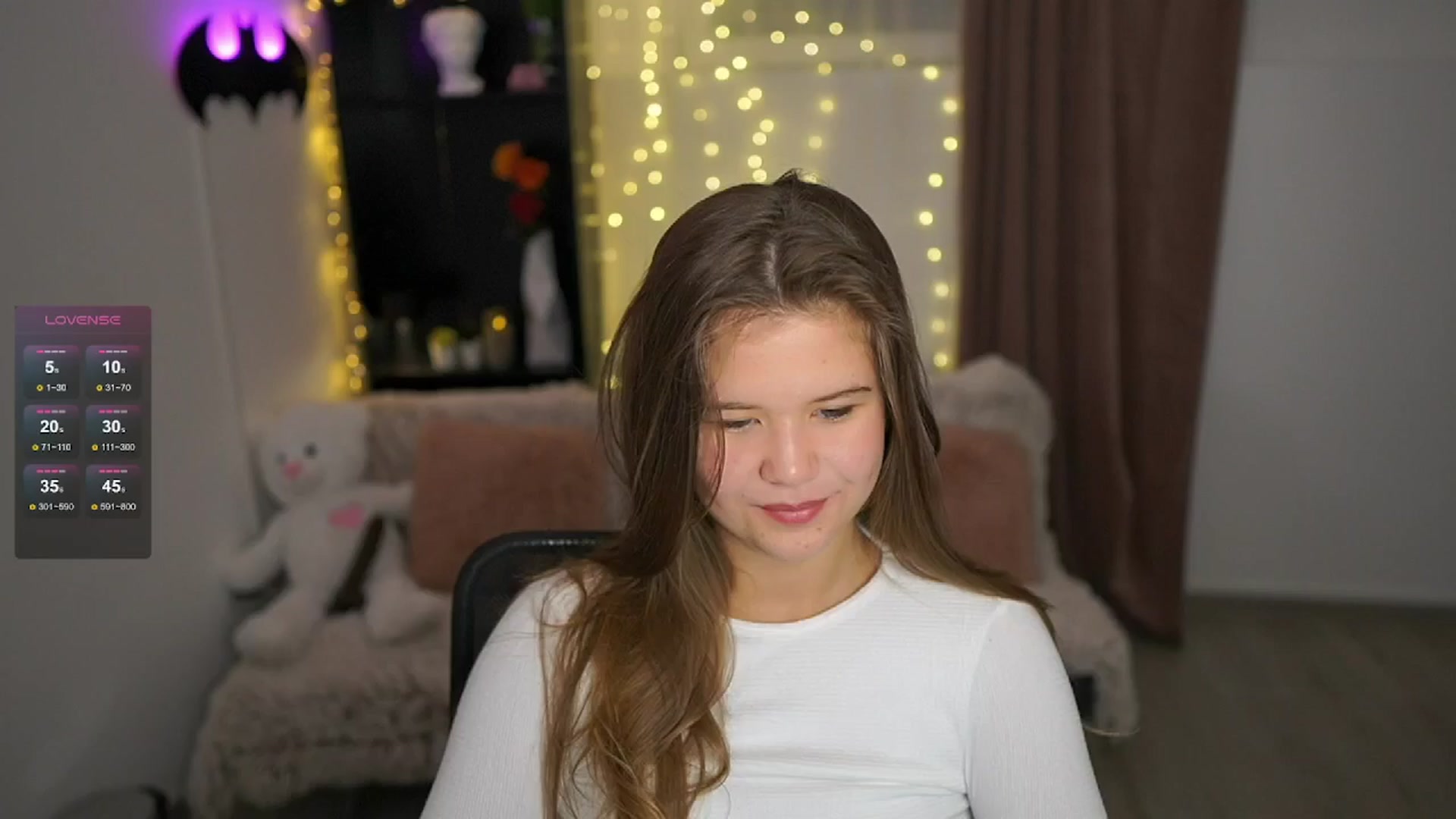Gallery image thumbnail from Alaina__Fox's myfreecams stream on, 05/08/2024, 11:21 image 1 of 20