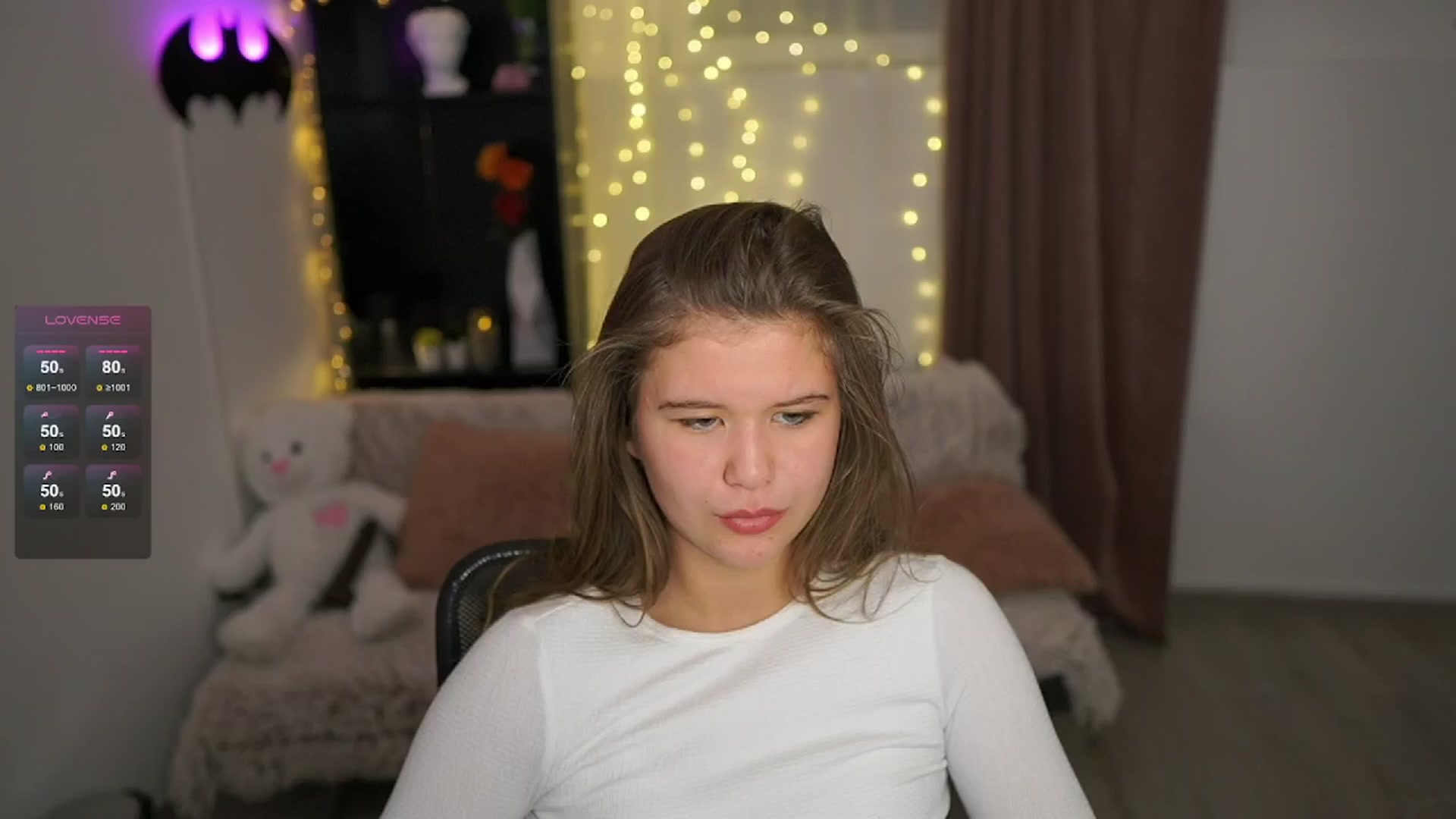 Gallery image thumbnail from Alaina__Fox's myfreecams stream on, 05/08/2024, 12:25 image 3 of 20