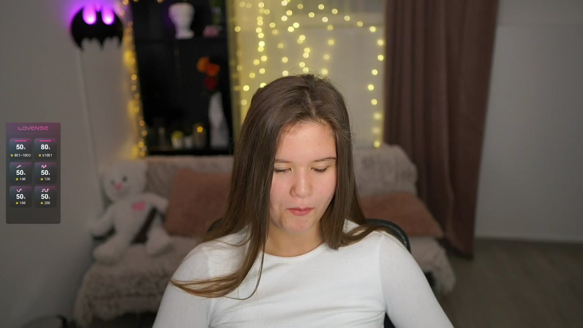 Gallery image thumbnail from Alaina__Fox's myfreecams stream on, 05/08/2024, 12:25 image 1 of 20