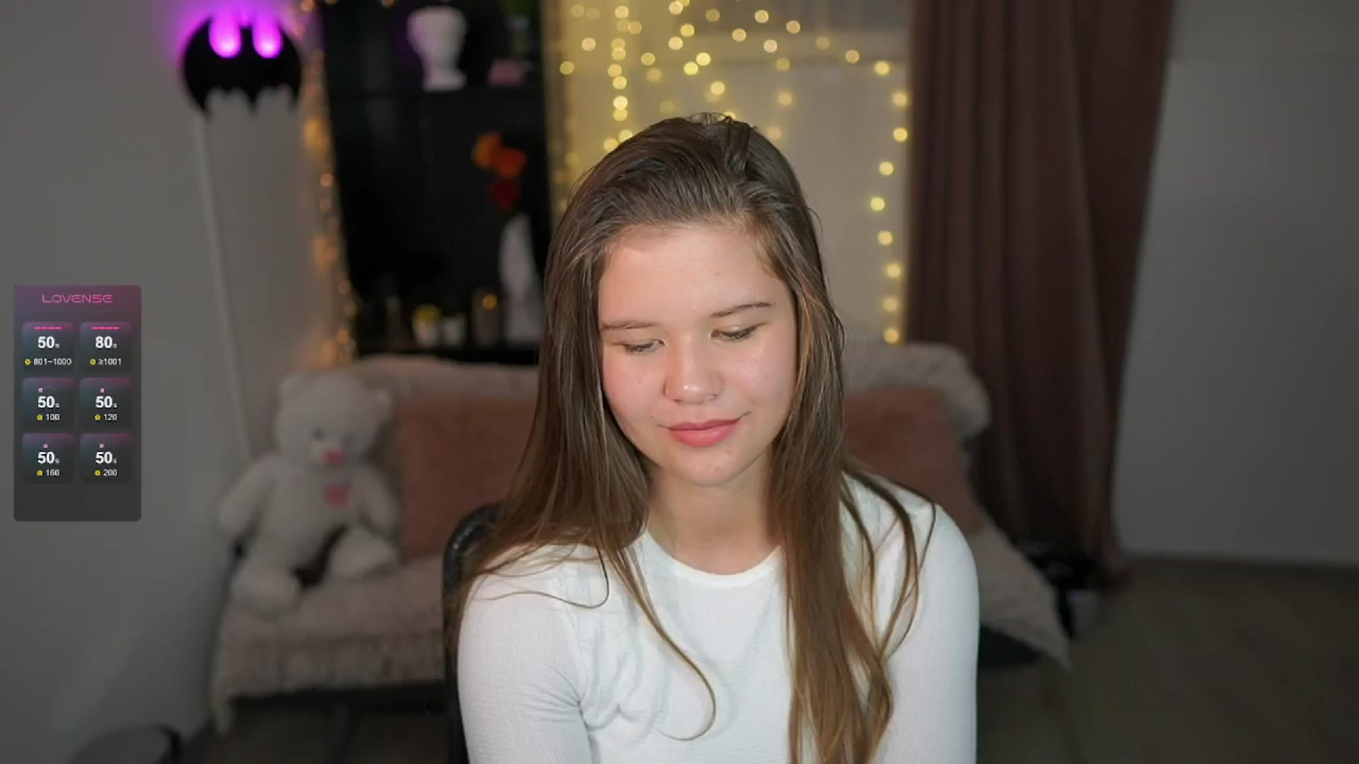 Gallery image thumbnail from Alaina__Fox's myfreecams stream on, 05/08/2024, 22:31 image 13 of 20