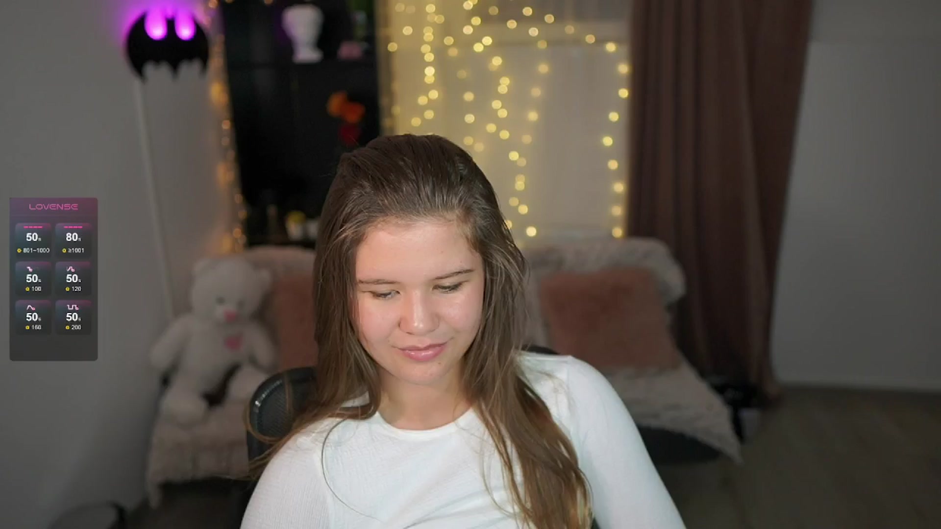 Gallery image thumbnail from Alaina__Fox's myfreecams stream on, 05/08/2024, 22:31 image 11 of 20