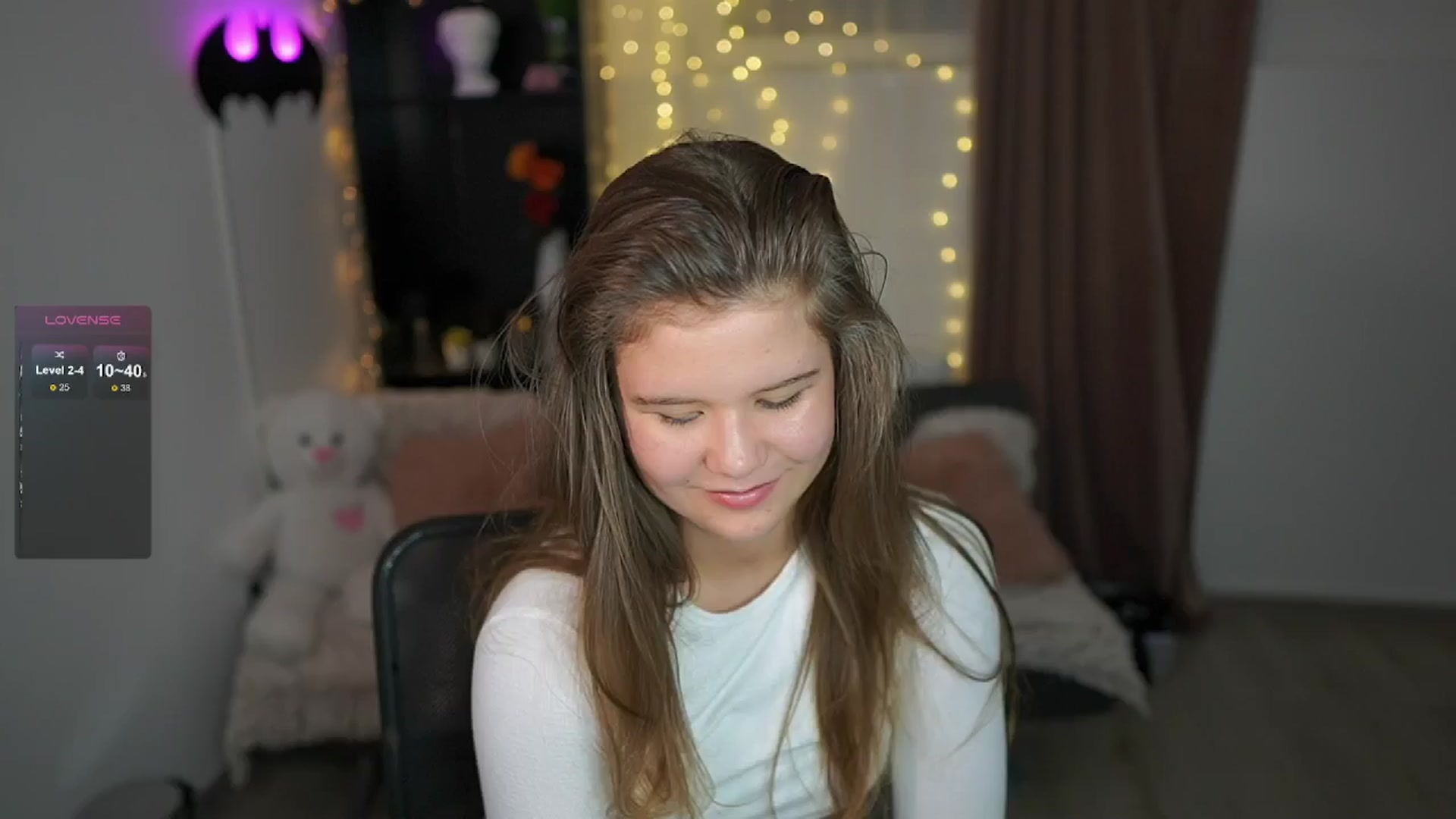 Gallery image thumbnail from Alaina__Fox's myfreecams stream on, 05/08/2024, 23:35 image 20 of 20