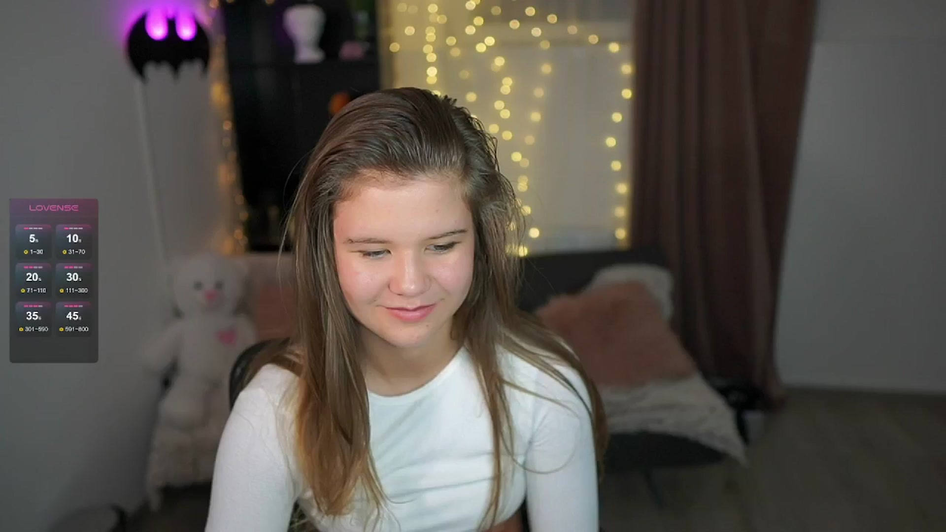 Gallery image thumbnail from Alaina__Fox's myfreecams stream on, 05/08/2024, 23:35 image 16 of 20