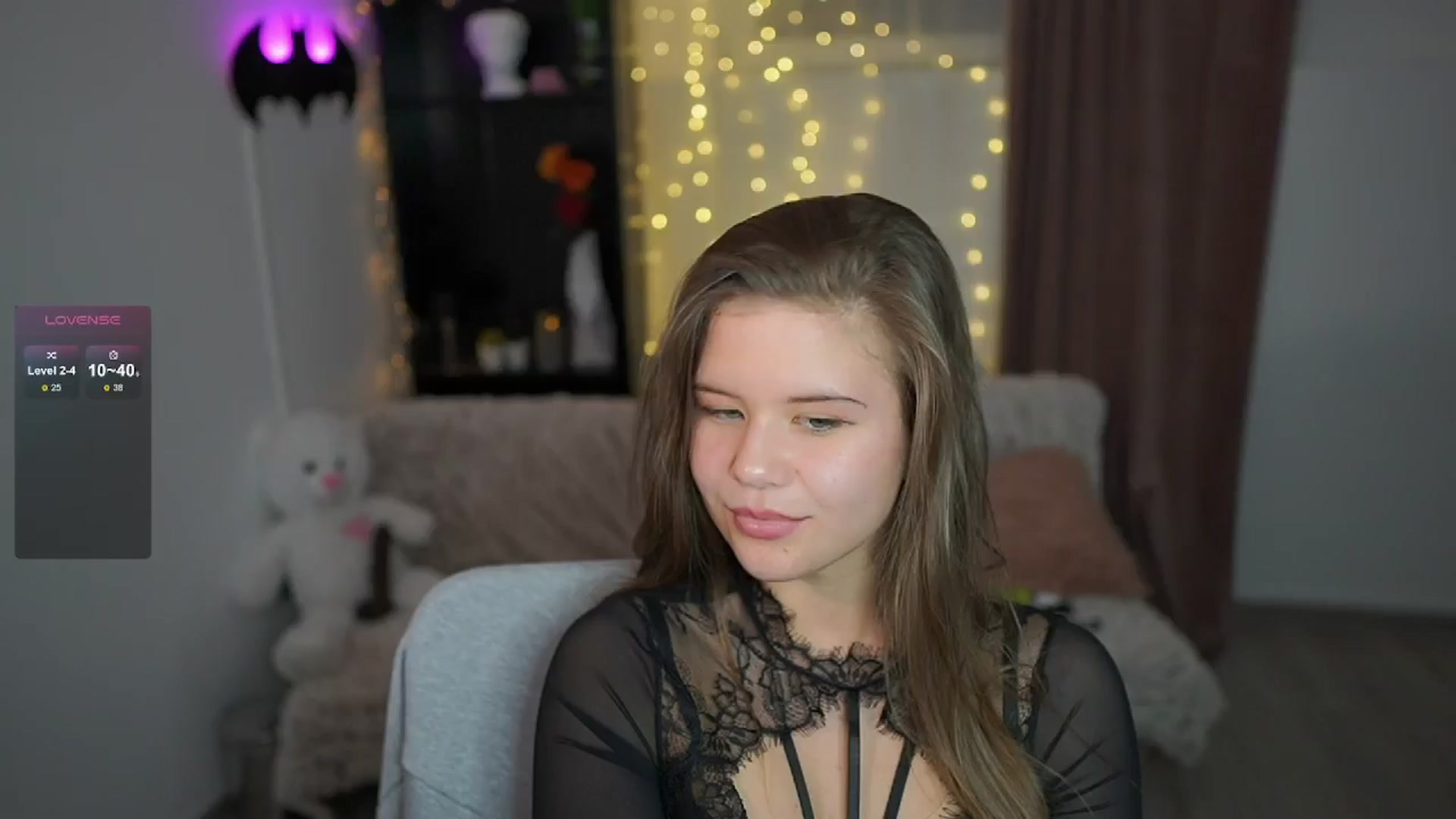 Gallery image thumbnail from Alaina__Fox's myfreecams stream on, 05/11/2024, 10:10 image 19 of 20