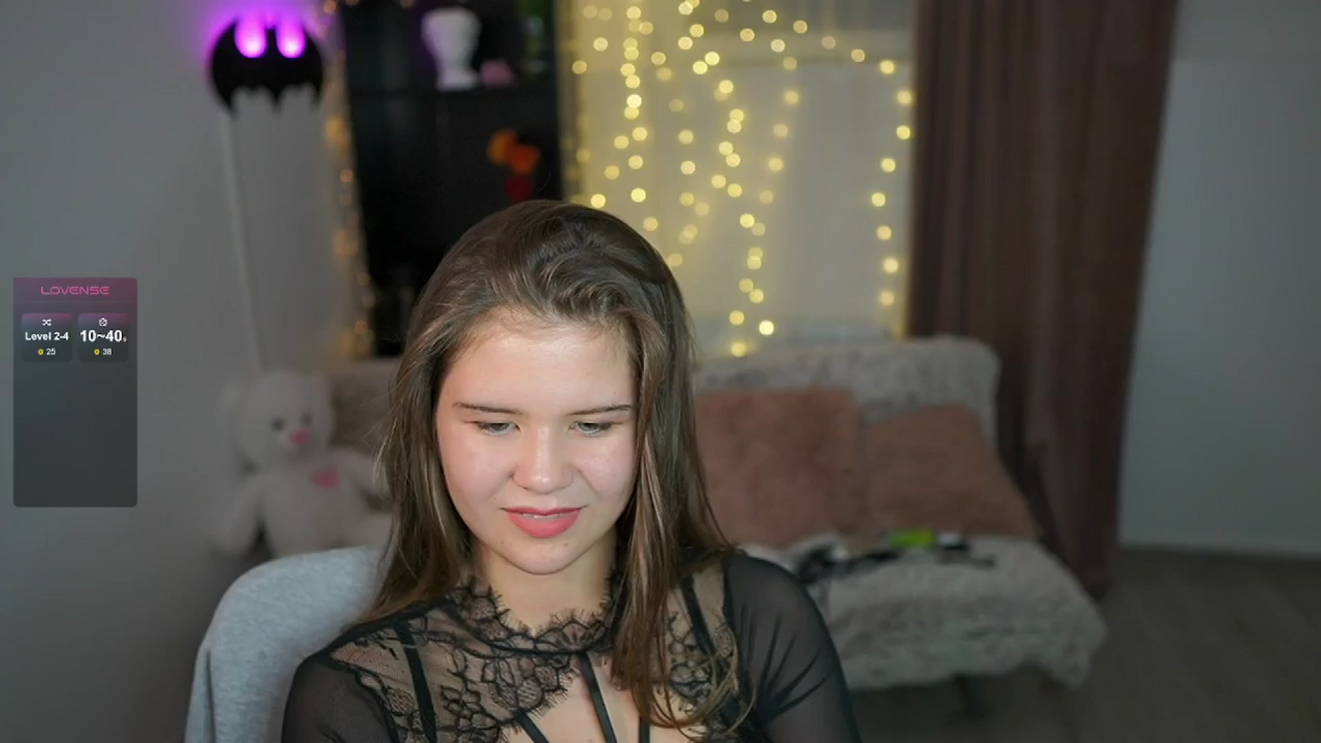 Gallery image thumbnail from Alaina__Fox's myfreecams stream on, 05/11/2024, 11:21 image 3 of 20