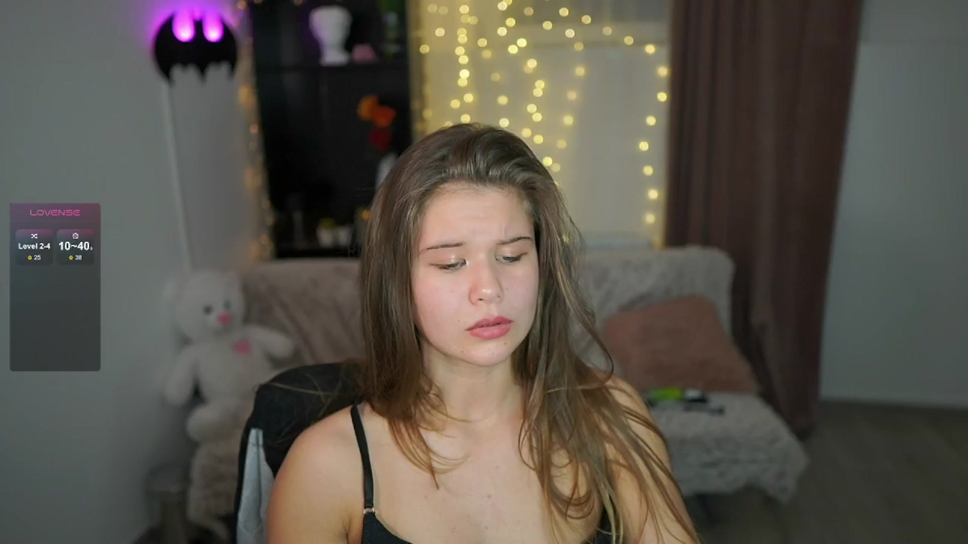 Gallery image thumbnail from Alaina__Fox's myfreecams stream on, 05/11/2024, 12:15 image 16 of 20