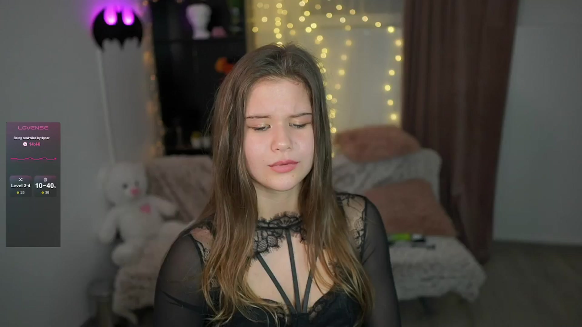 Gallery image thumbnail from Alaina__Fox's myfreecams stream on, 05/11/2024, 13:18 image 14 of 20