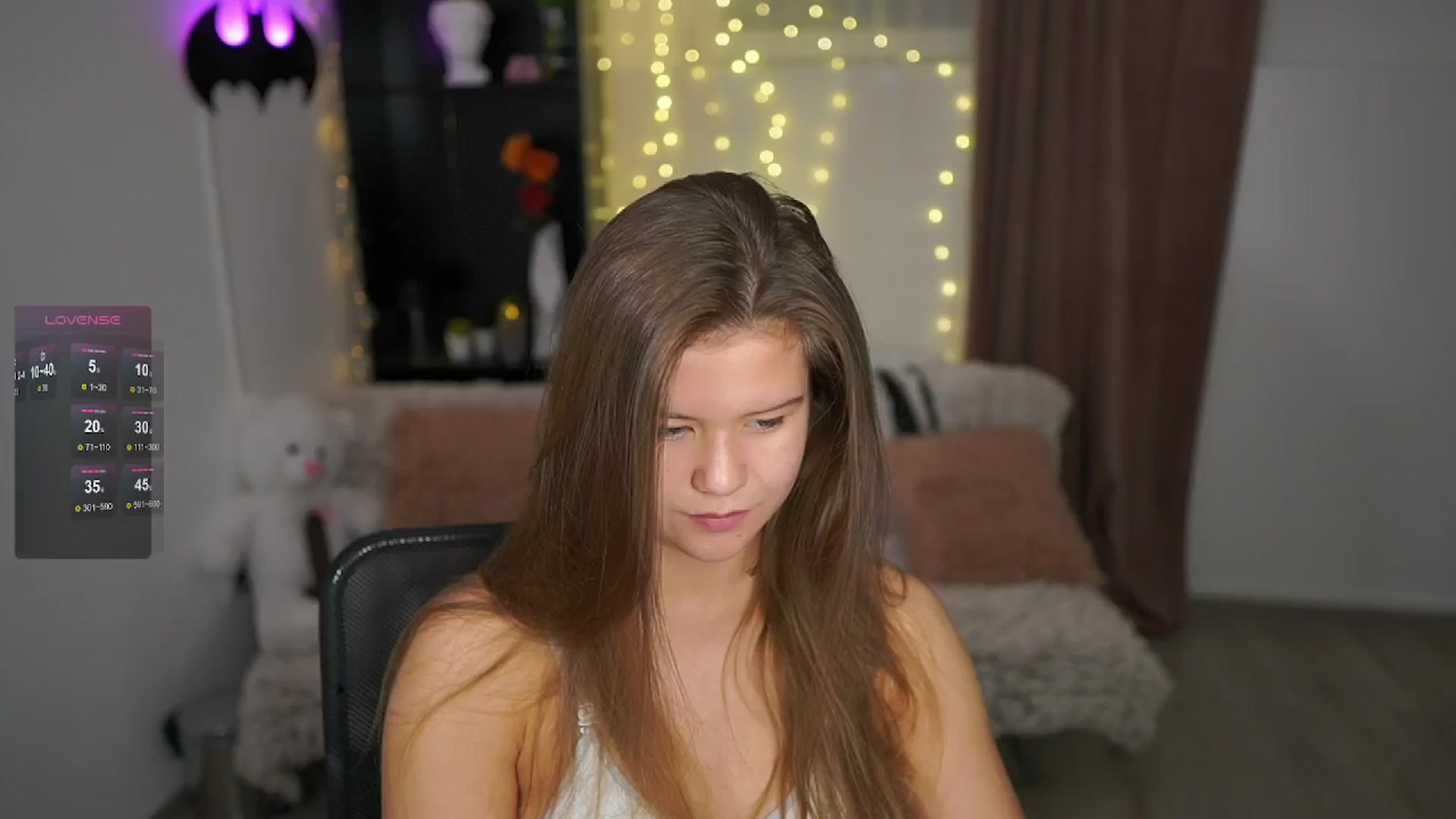 Gallery image thumbnail from Alaina__Fox's myfreecams stream on, 05/15/2024, 10:57 image 17 of 20