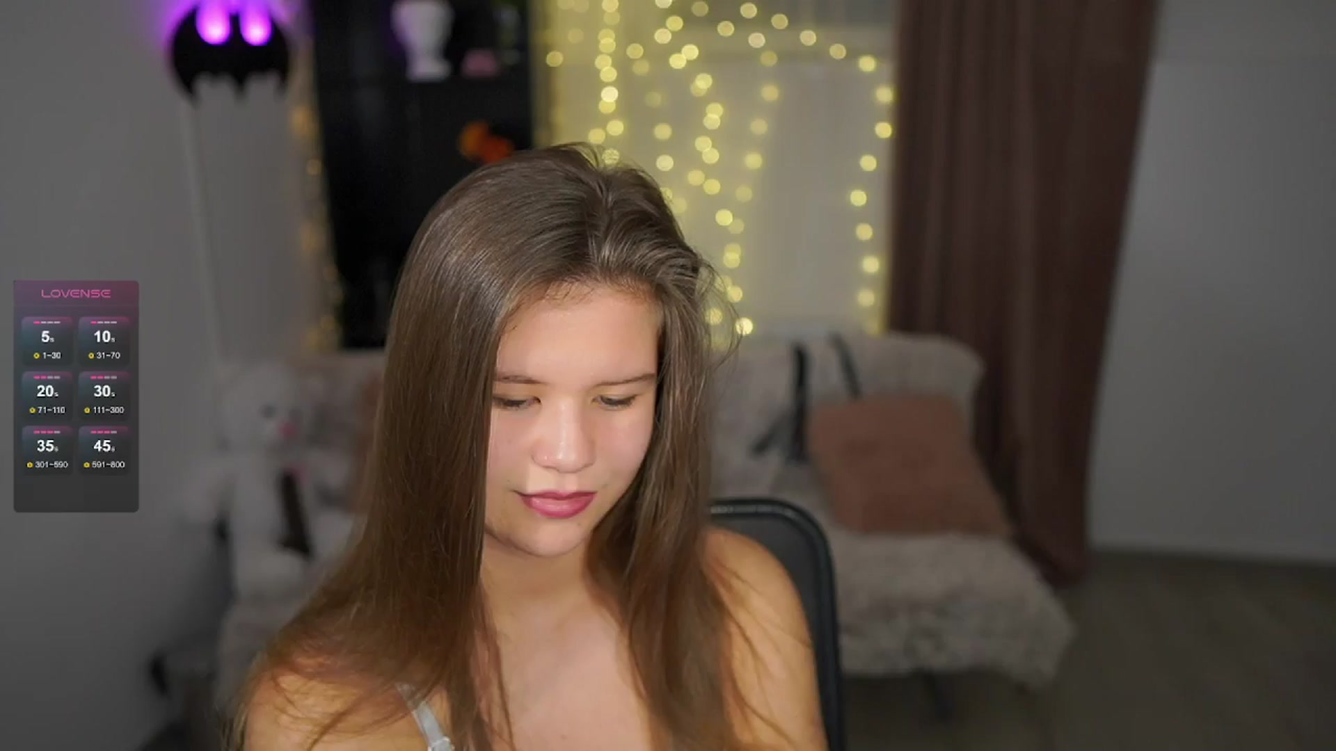 Gallery image thumbnail from Alaina__Fox's myfreecams stream on, 05/15/2024, 12:56 image 3 of 20