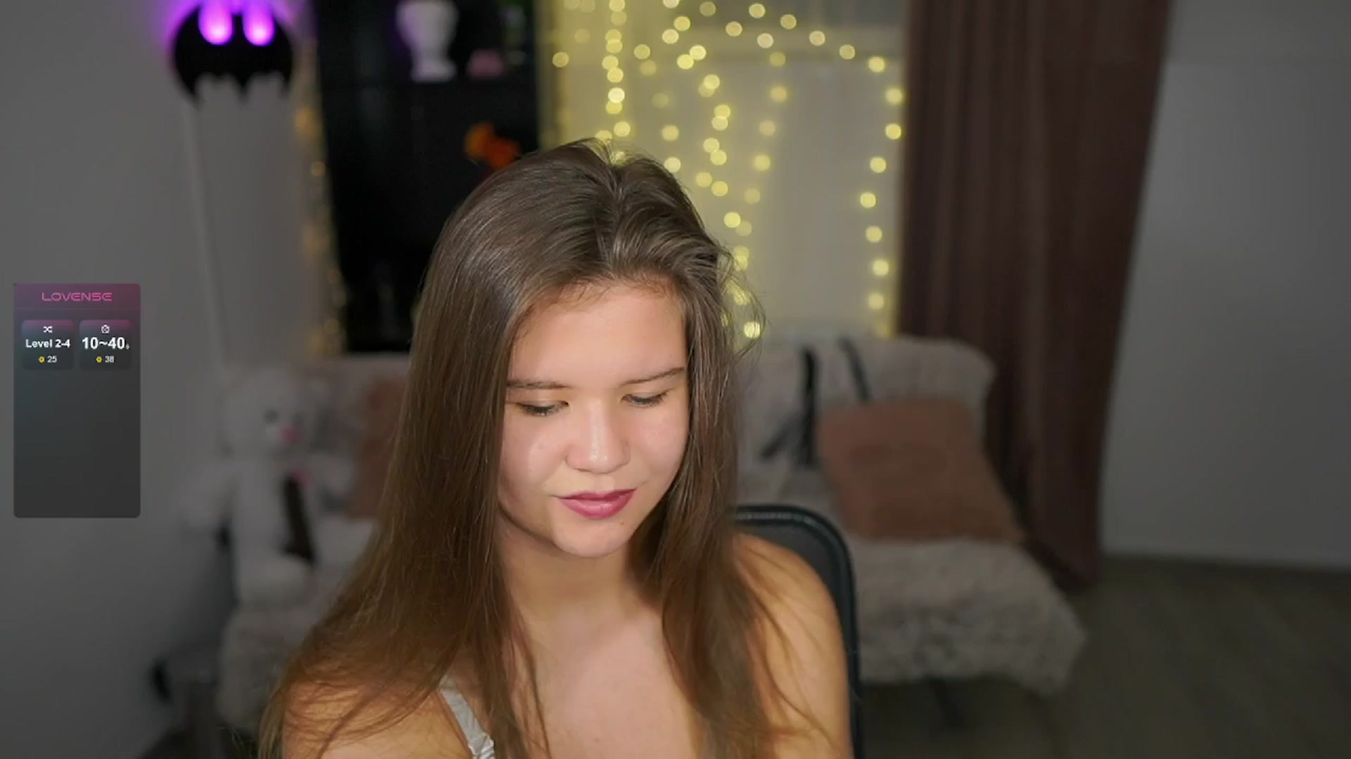 Gallery image thumbnail from Alaina__Fox's myfreecams stream on, 05/15/2024, 12:56 image 2 of 20