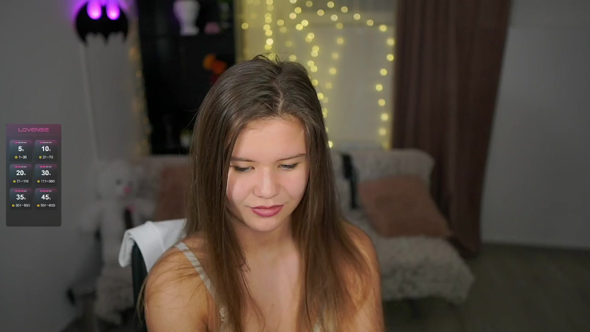 Gallery image thumbnail from Alaina__Fox's myfreecams stream on, 05/15/2024, 14:04 image 14 of 20
