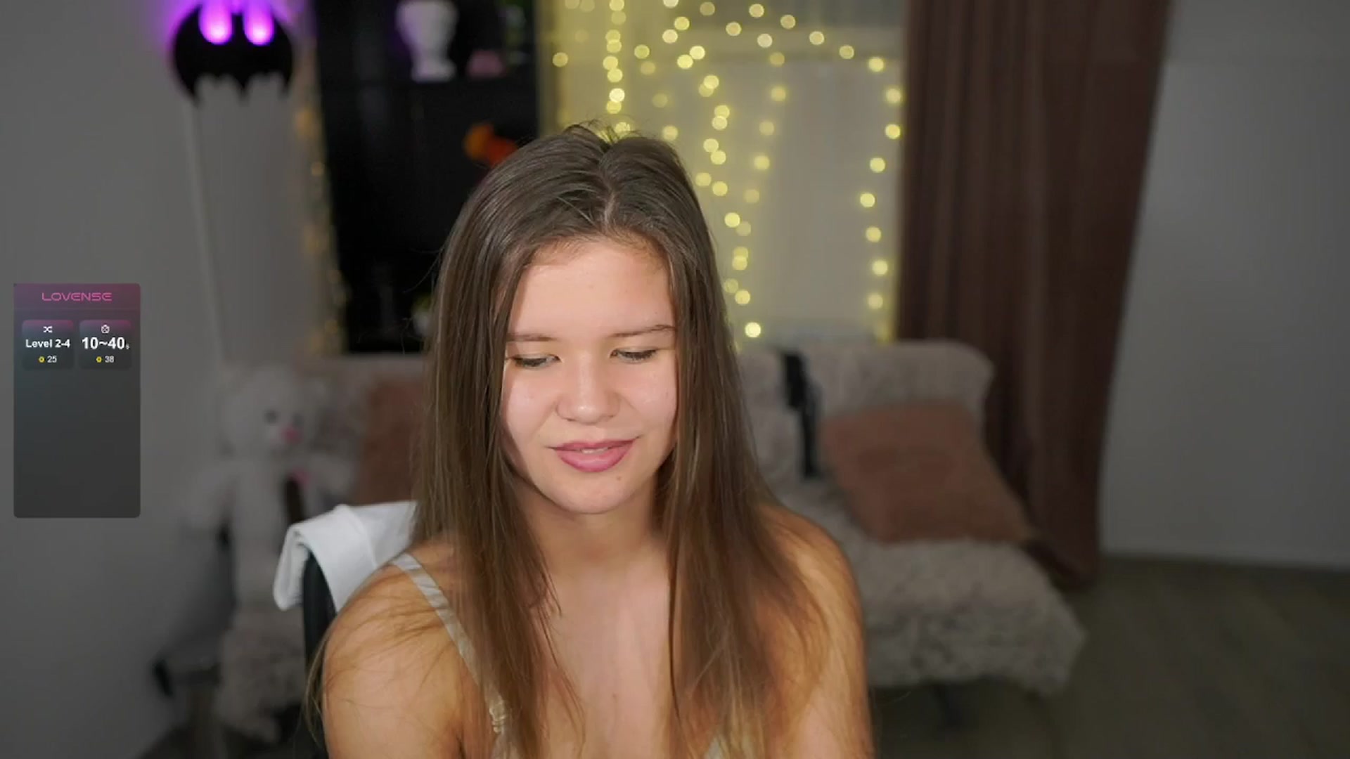 Gallery image thumbnail from Alaina__Fox's myfreecams stream on, 05/15/2024, 14:04 image 15 of 20
