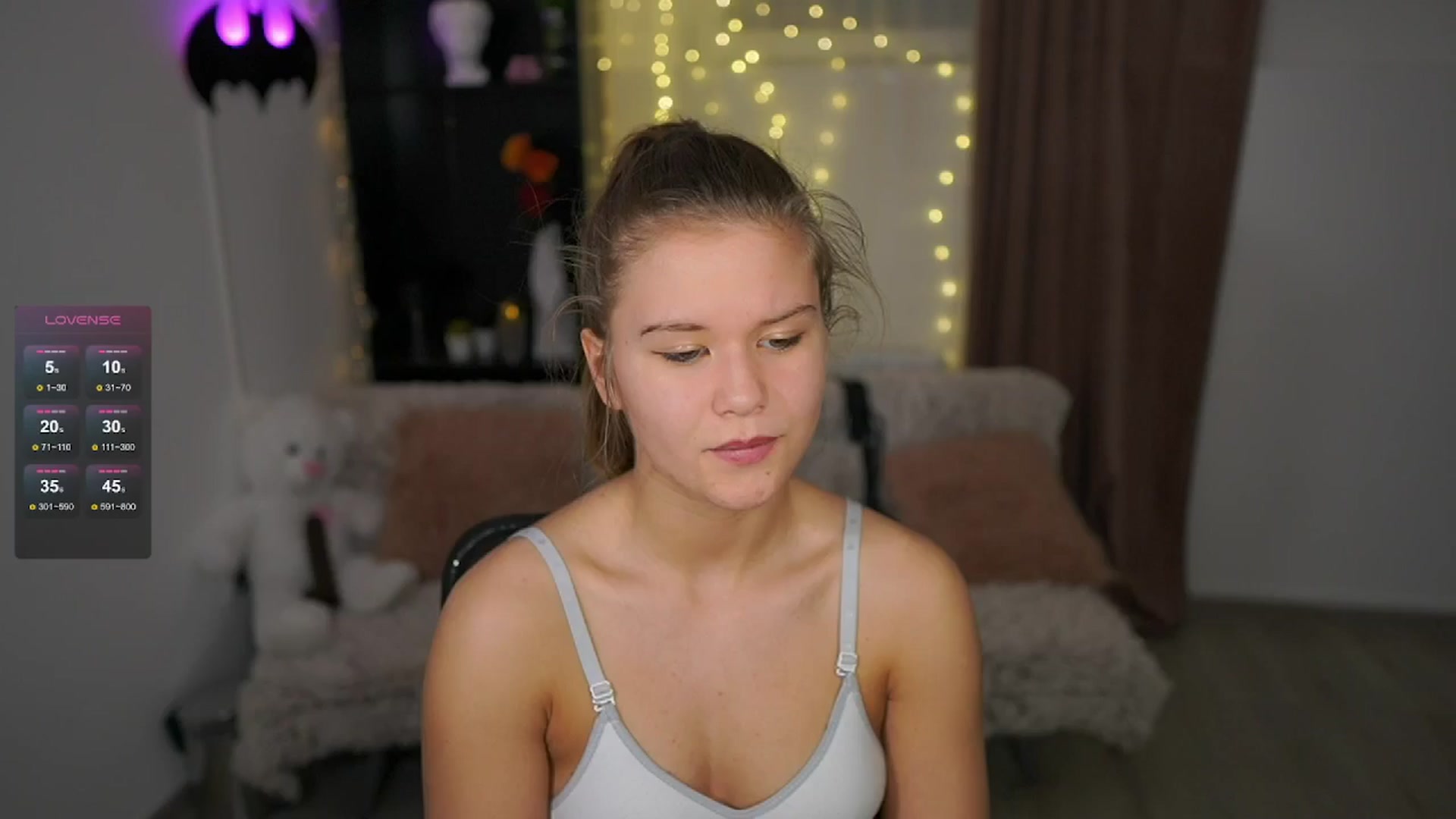 Gallery image thumbnail from Alaina__Fox's myfreecams stream on, 05/15/2024, 14:04 image 3 of 20