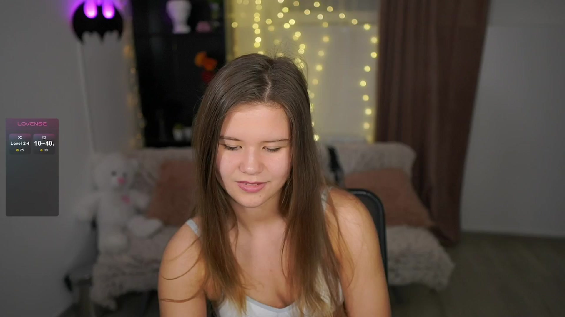 Gallery image thumbnail from Alaina__Fox's myfreecams stream on, 05/15/2024, 16:08 image 10 of 20