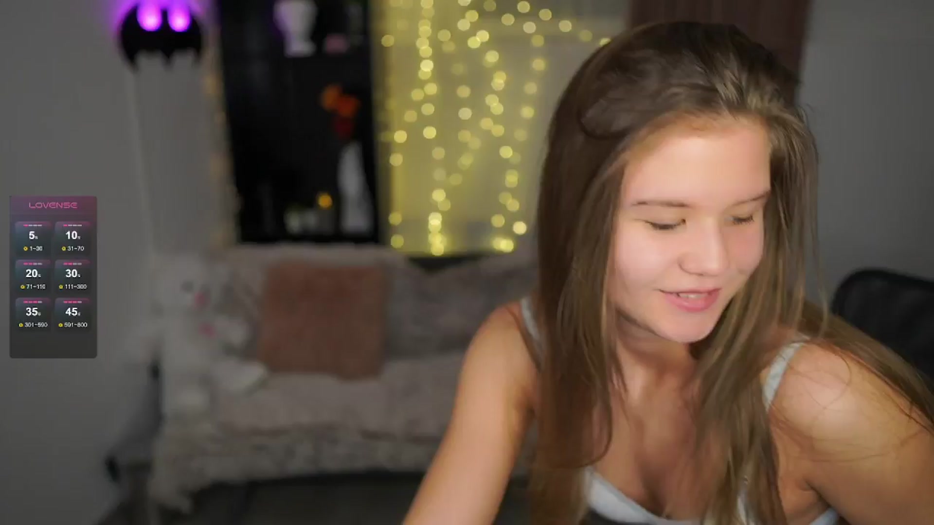 Gallery image thumbnail from Alaina__Fox's myfreecams stream on, 05/15/2024, 16:08 image 19 of 20