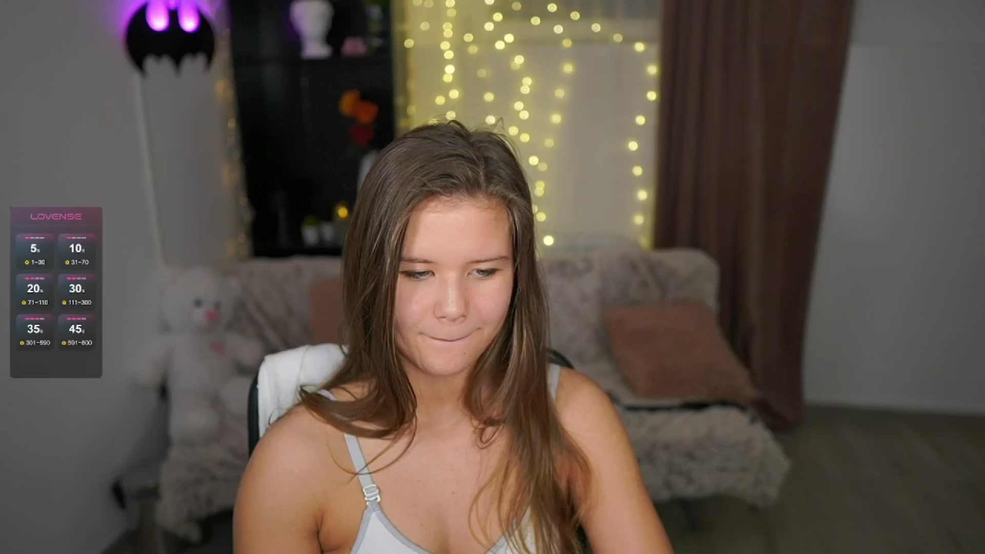 Gallery image thumbnail from Alaina__Fox's myfreecams stream on, 05/15/2024, 18:11 image 20 of 20