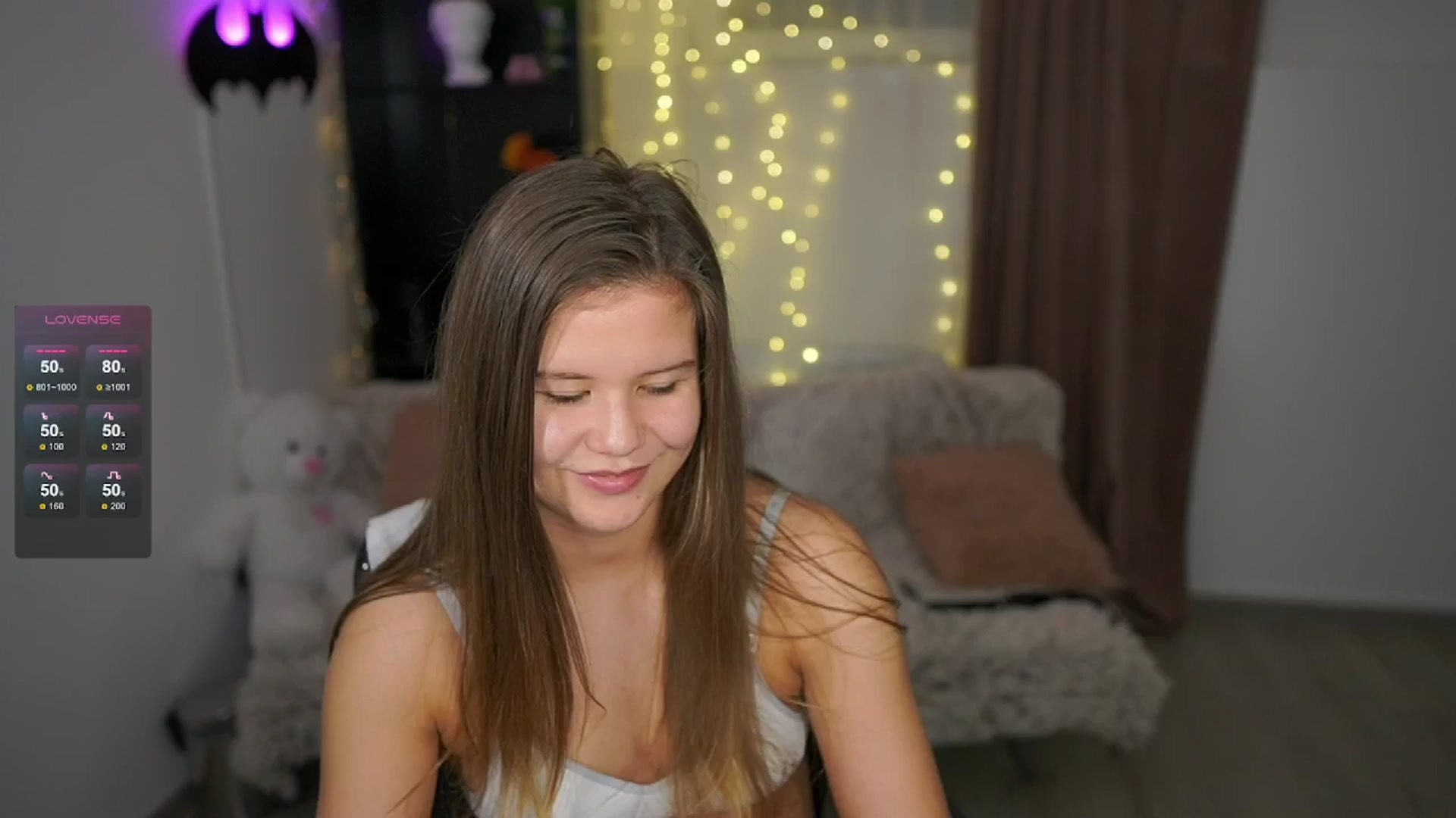 Gallery image thumbnail from Alaina__Fox's myfreecams stream on, 05/15/2024, 18:11 image 12 of 20
