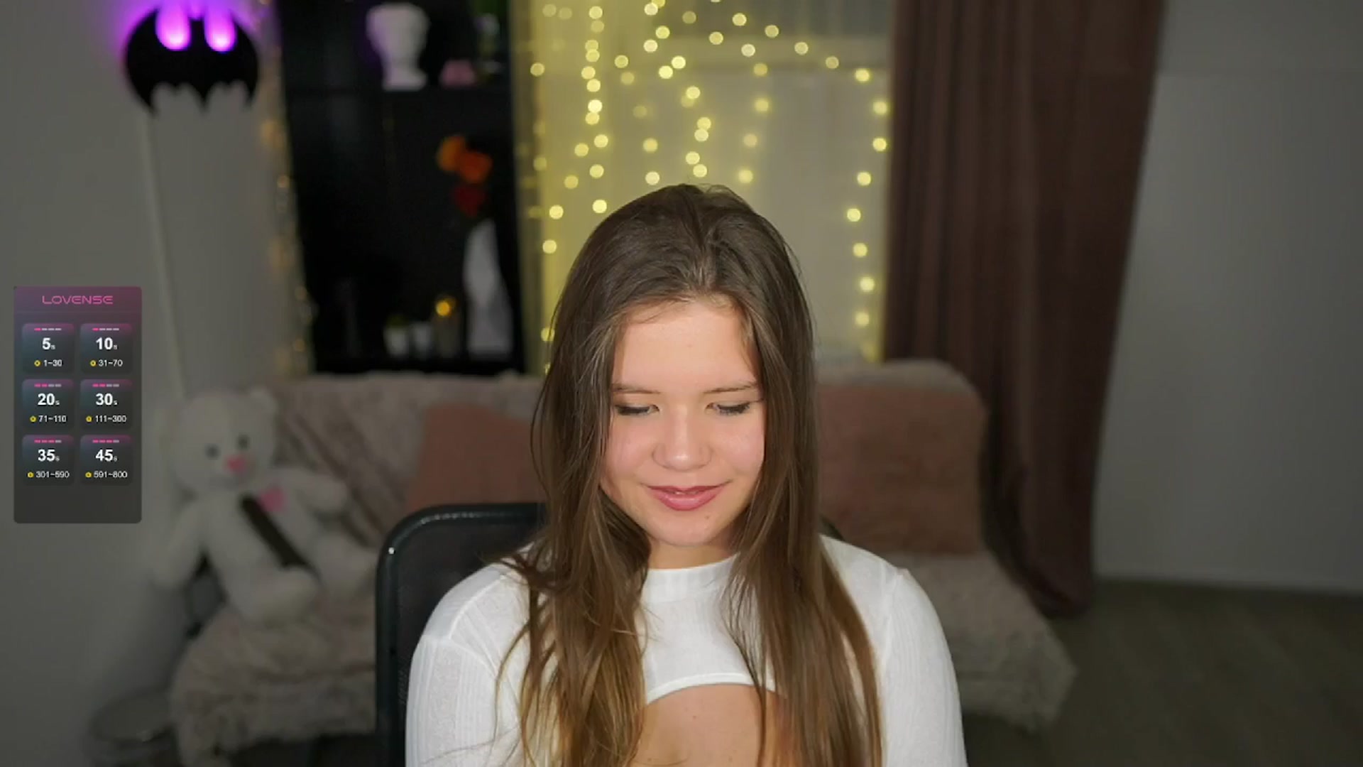 Gallery image thumbnail from Alaina__Fox's myfreecams stream on, 05/16/2024, 19:47 image 10 of 20