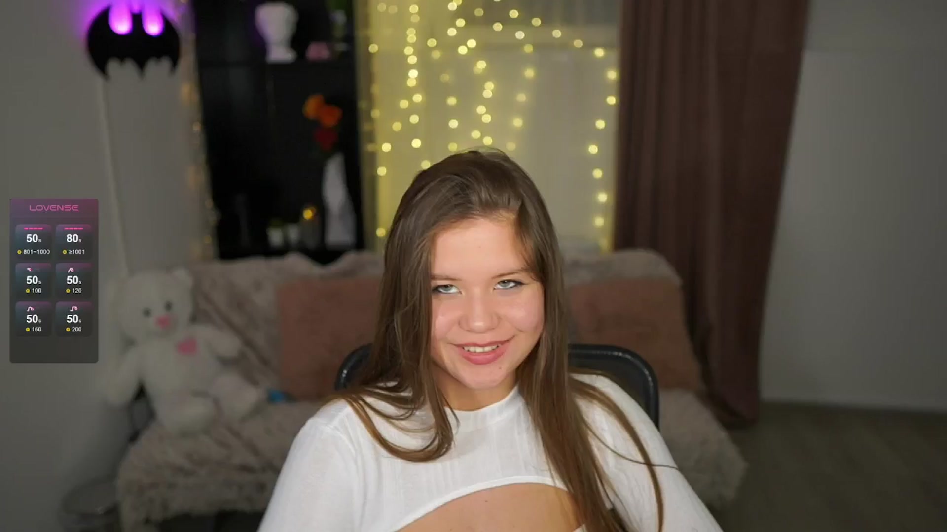 Gallery image thumbnail from Alaina__Fox's myfreecams stream on, 05/16/2024, 21:48 image 4 of 20