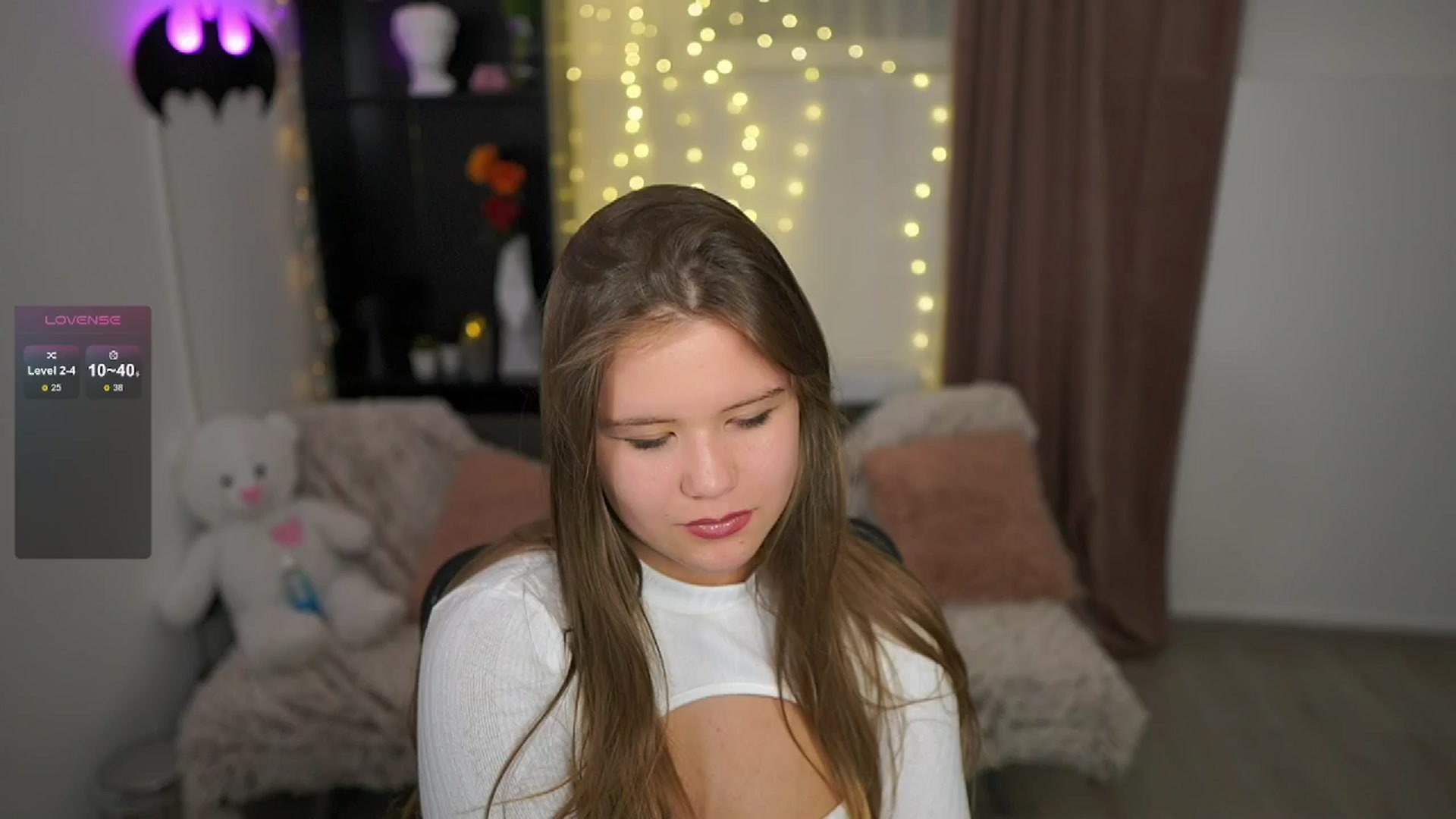 Gallery image thumbnail from Alaina__Fox's myfreecams stream on, 05/16/2024, 22:58 image 1 of 20