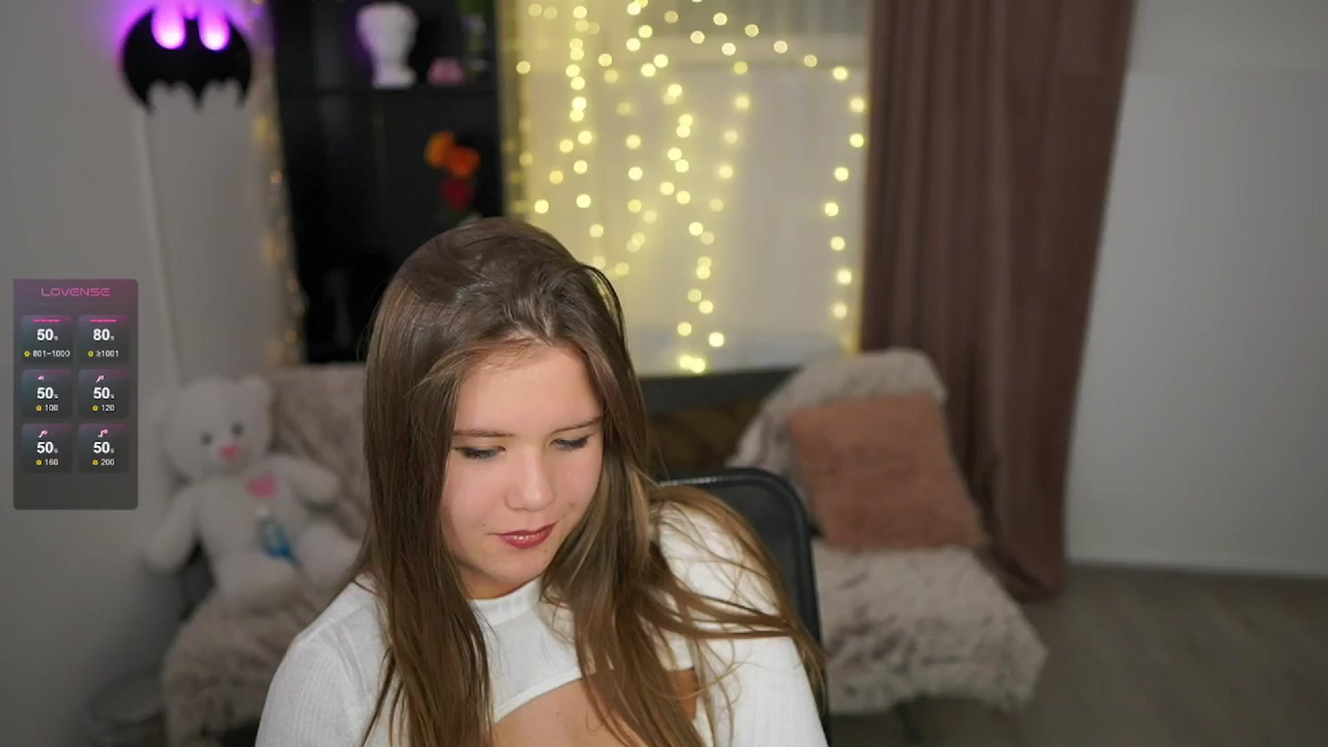 Gallery image thumbnail from Alaina__Fox's myfreecams stream on, 05/16/2024, 22:58 image 12 of 20