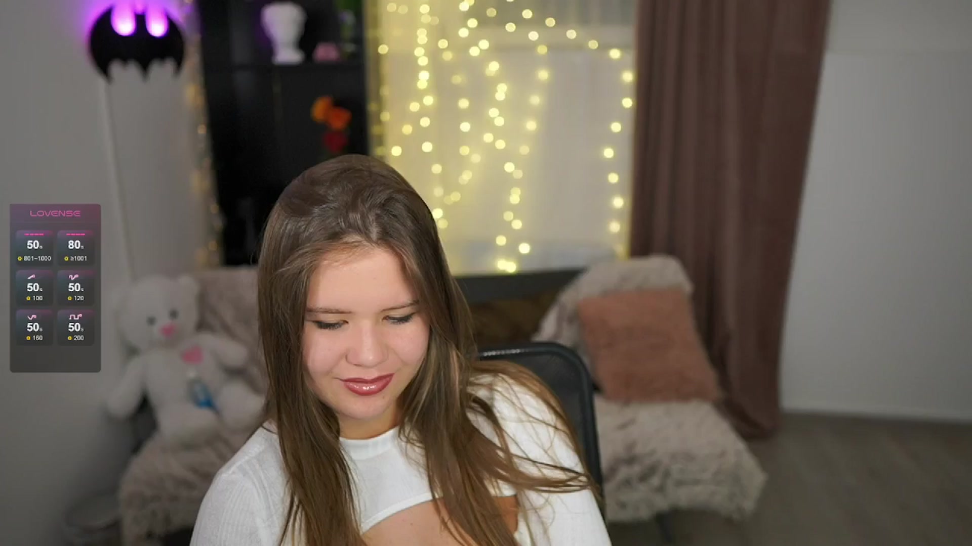 Gallery image thumbnail from Alaina__Fox's myfreecams stream on, 05/16/2024, 22:58 image 17 of 20
