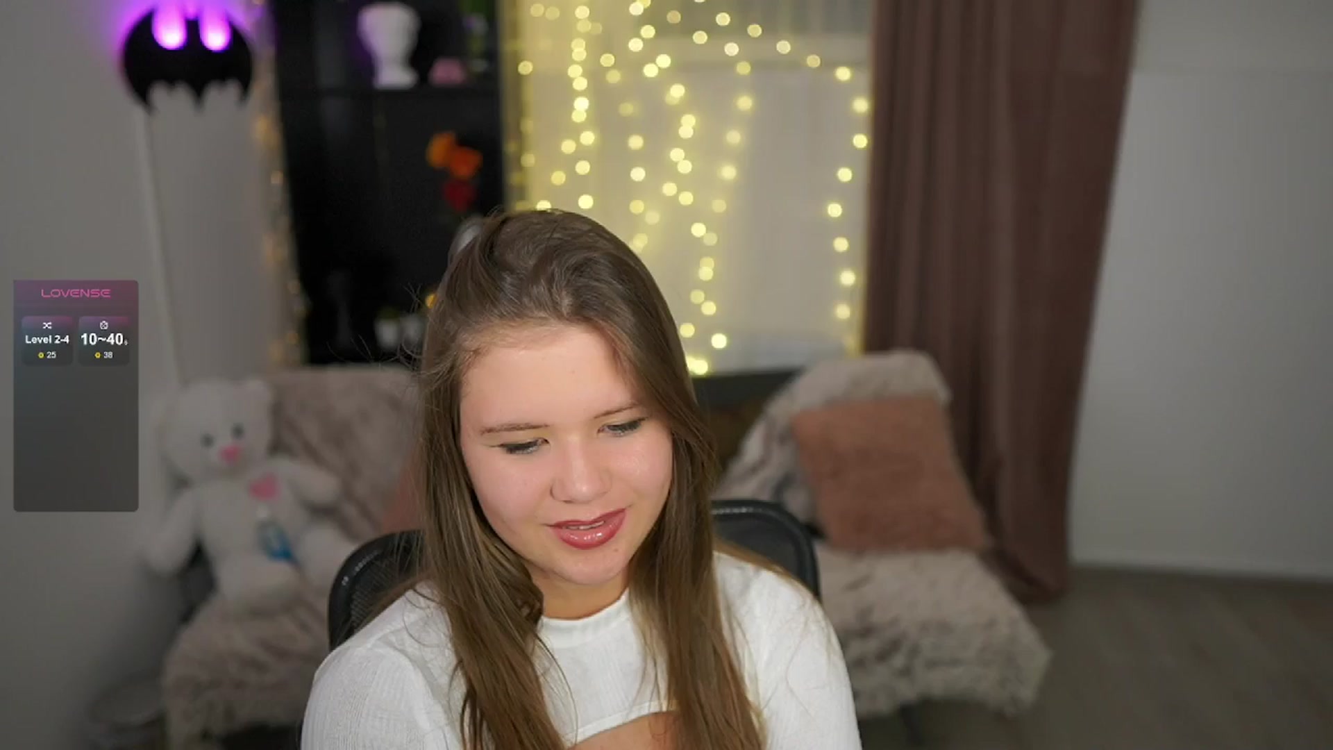 Gallery image thumbnail from Alaina__Fox's myfreecams stream on, 05/16/2024, 22:58 image 20 of 20