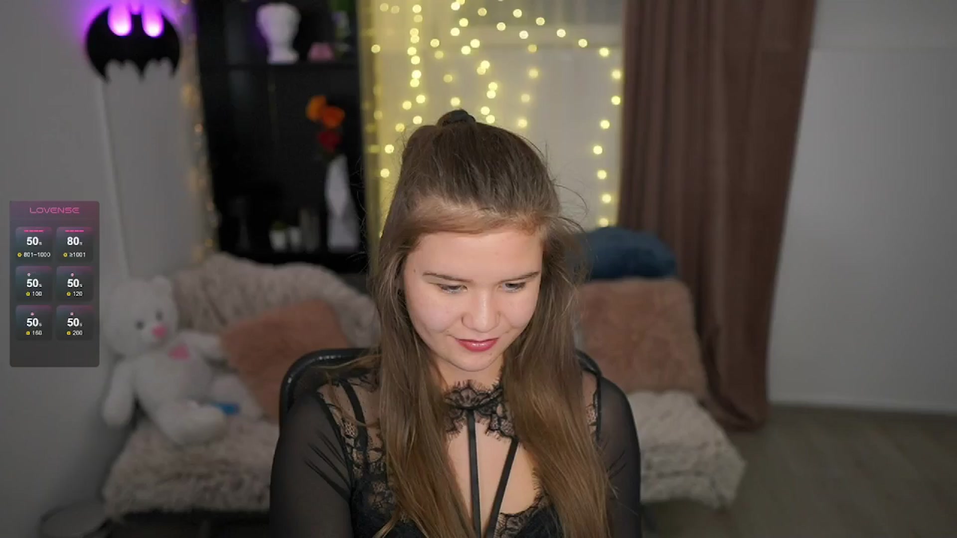 Gallery image thumbnail from Alaina__Fox's myfreecams stream on, 05/18/2024, 11:40 image 2 of 20