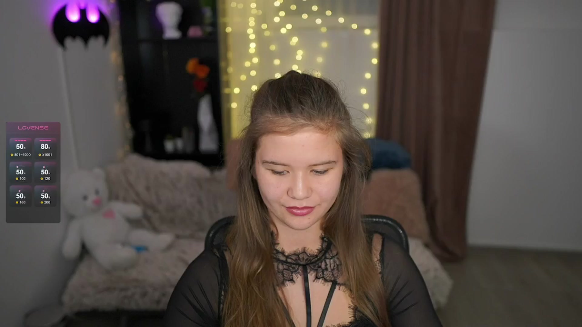 Gallery image thumbnail from Alaina__Fox's myfreecams stream on, 05/18/2024, 11:40 image 10 of 20