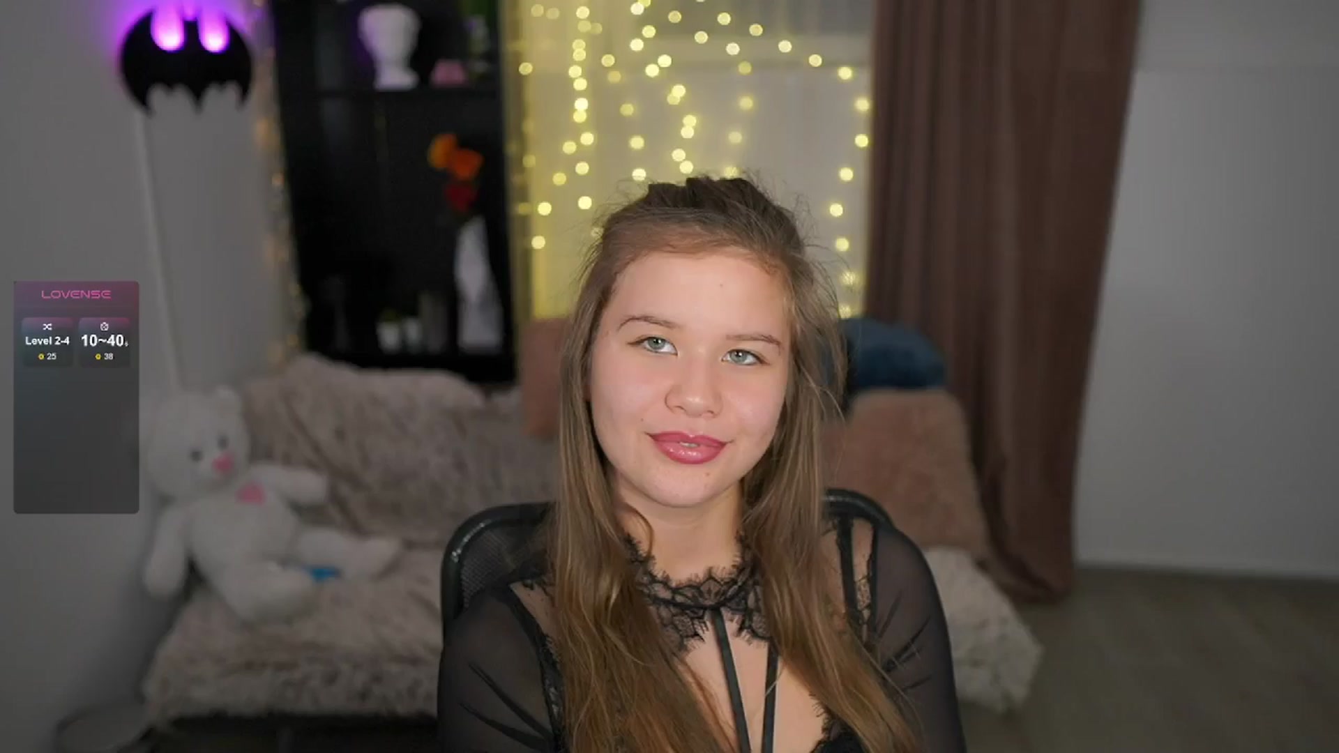 Gallery image thumbnail from Alaina__Fox's myfreecams stream on, 05/18/2024, 11:40 image 13 of 20