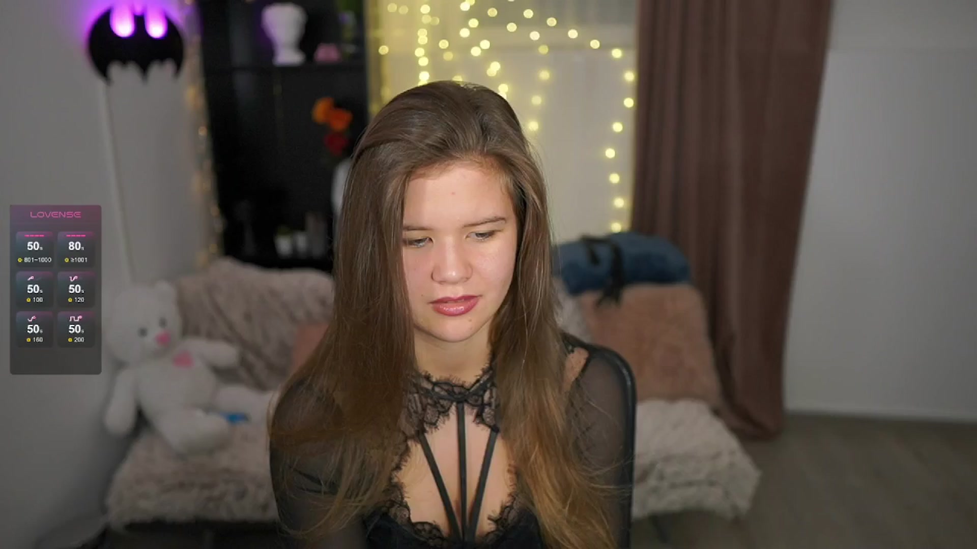 Gallery image thumbnail from Alaina__Fox's myfreecams stream on, 05/18/2024, 12:40 image 6 of 20