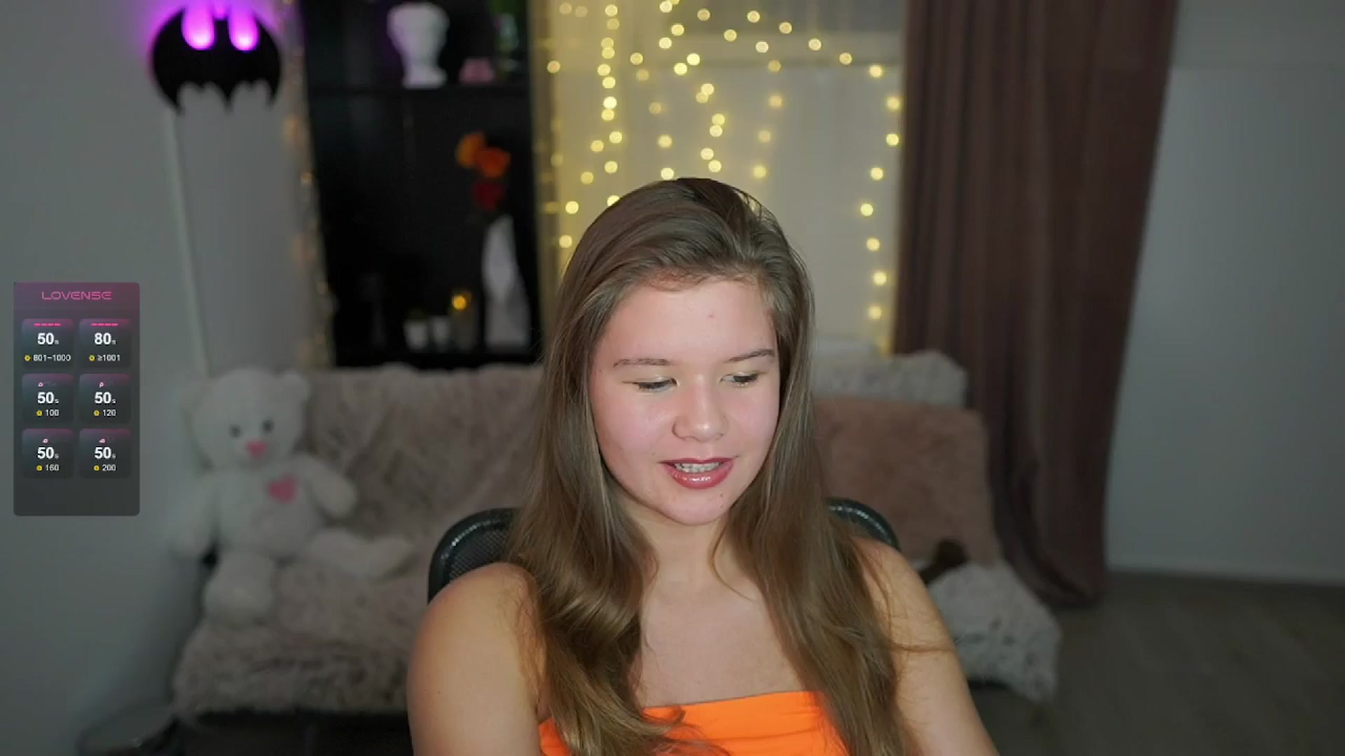 Gallery image thumbnail from Alaina__Fox's myfreecams stream on, 05/19/2024, 14:00 image 3 of 20