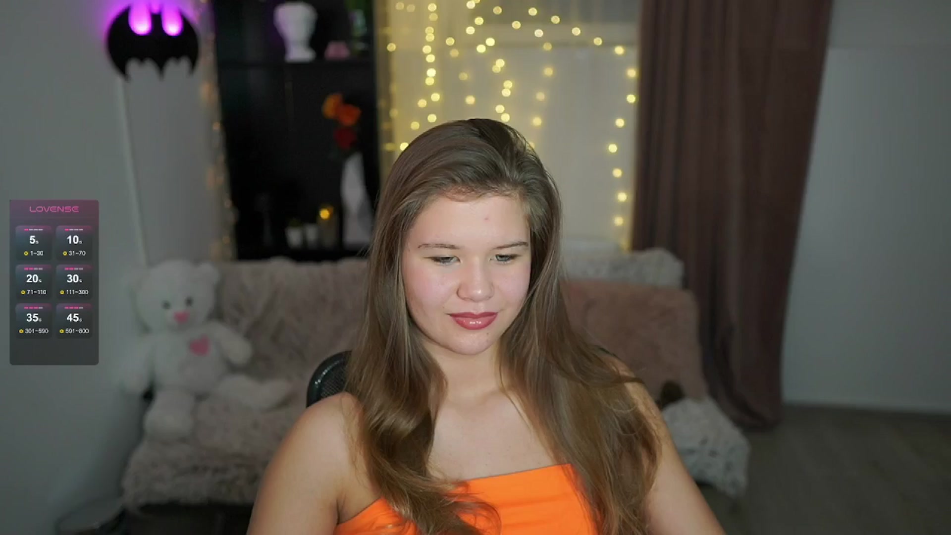 Gallery image thumbnail from Alaina__Fox's myfreecams stream on, 05/19/2024, 14:00 image 1 of 20