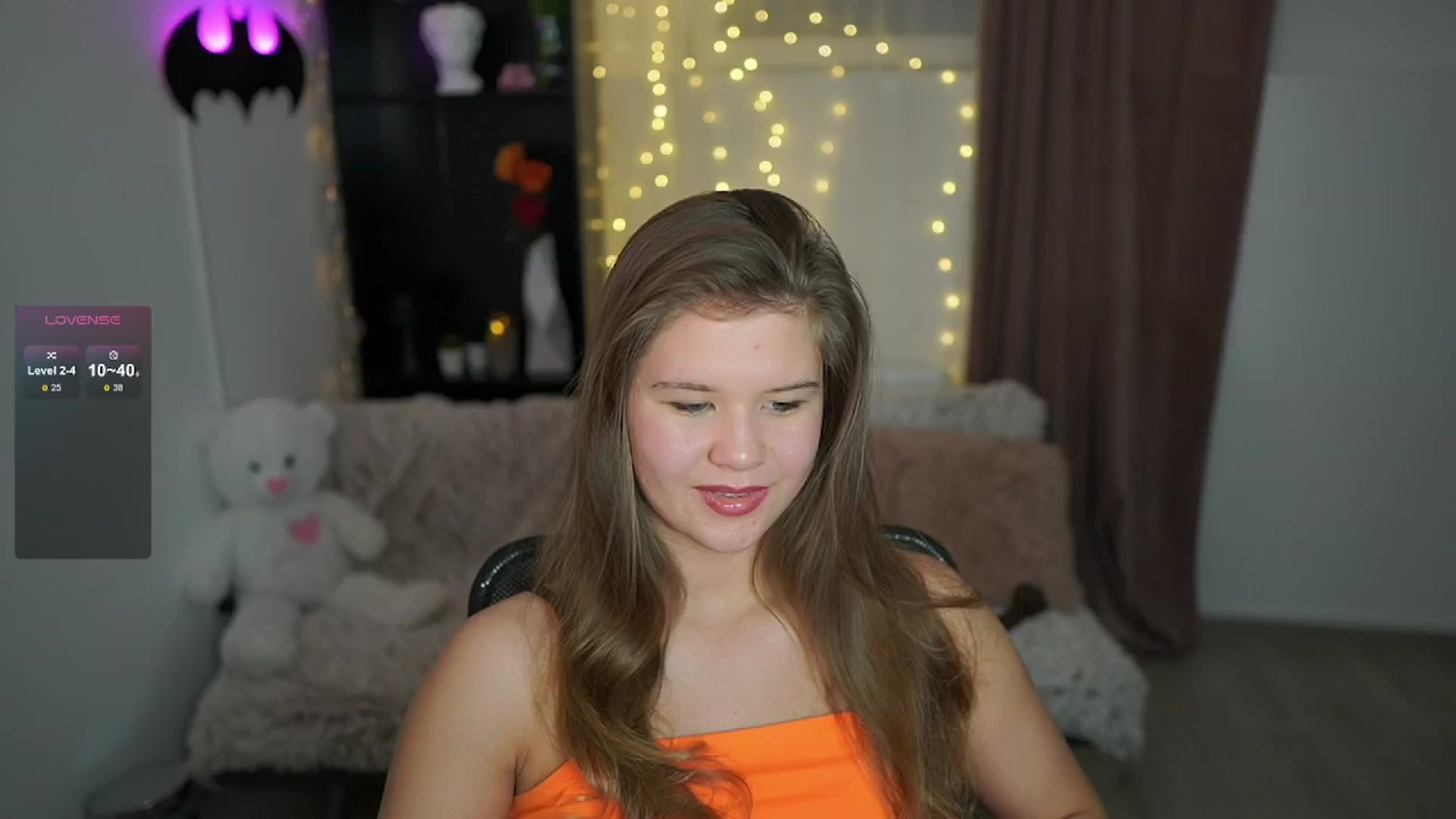 Gallery image thumbnail from Alaina__Fox's myfreecams stream on, 05/19/2024, 14:00 image 2 of 20