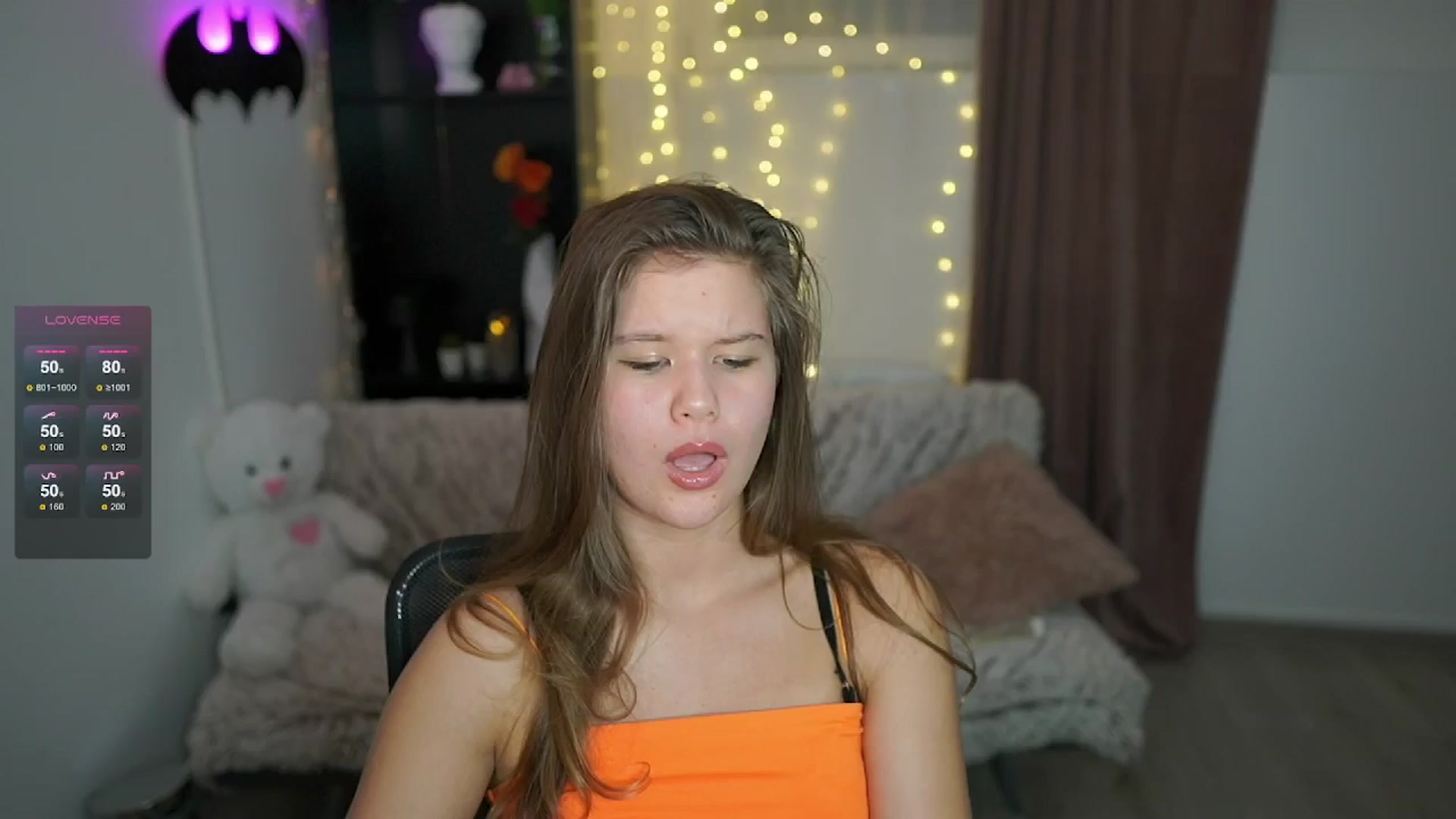 Gallery image thumbnail from Alaina__Fox's myfreecams stream on, 05/19/2024, 16:10 image 17 of 20