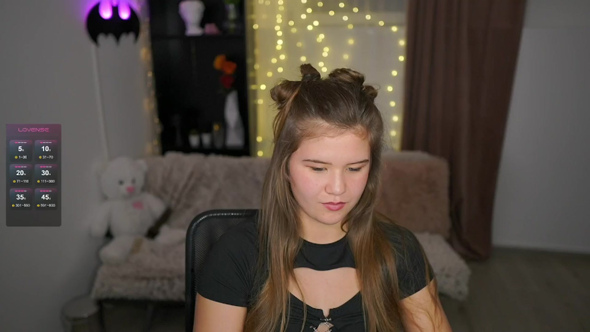 Gallery image thumbnail from Alaina__Fox's myfreecams stream on, 05/21/2024, 20:48 image 1 of 20